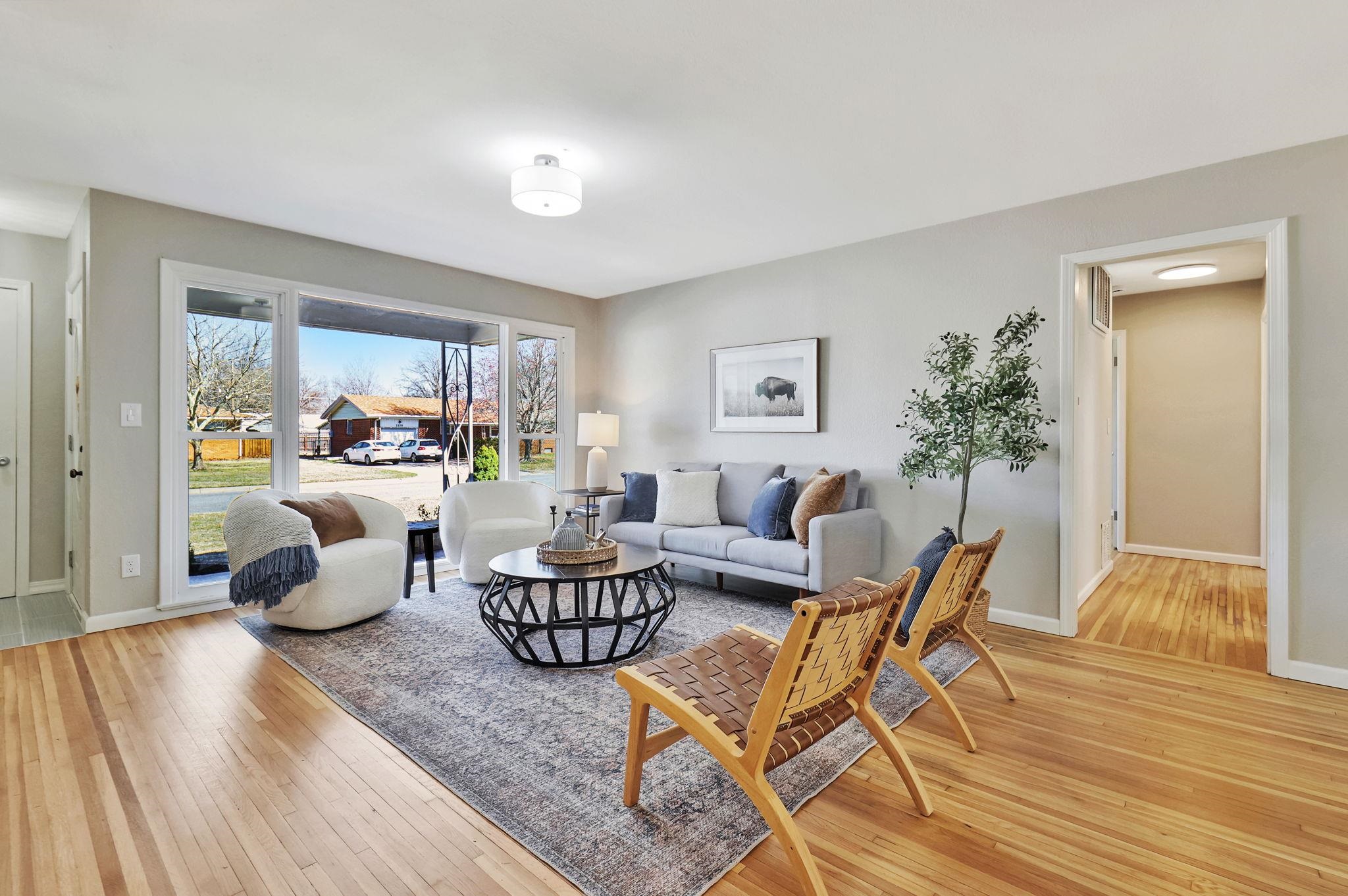 Wichita, Kansas 67204, United States, 3 Bedrooms Bedrooms, ,2 BathroomsBathrooms,Residential,Pending,63880