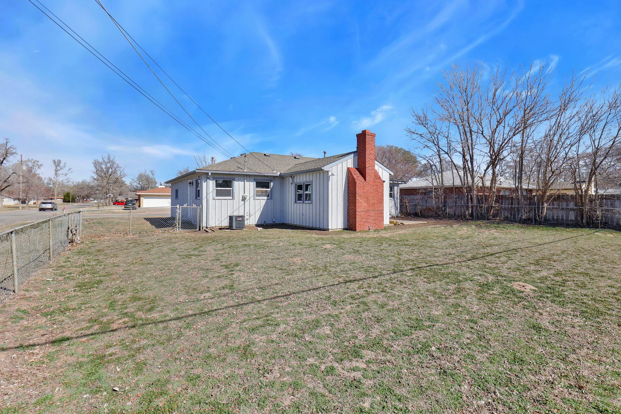 Wichita, Kansas 67204, United States, 3 Bedrooms Bedrooms, ,2 BathroomsBathrooms,Residential,Pending,63880