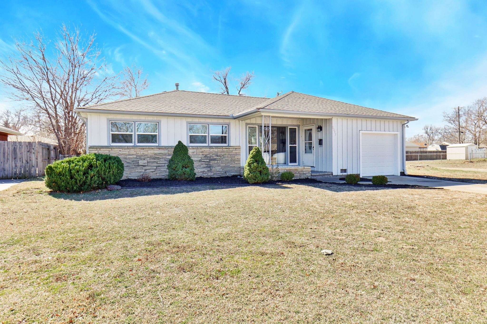 Wichita, Kansas 67204, United States, 3 Bedrooms Bedrooms, ,2 BathroomsBathrooms,Residential,Pending,63880