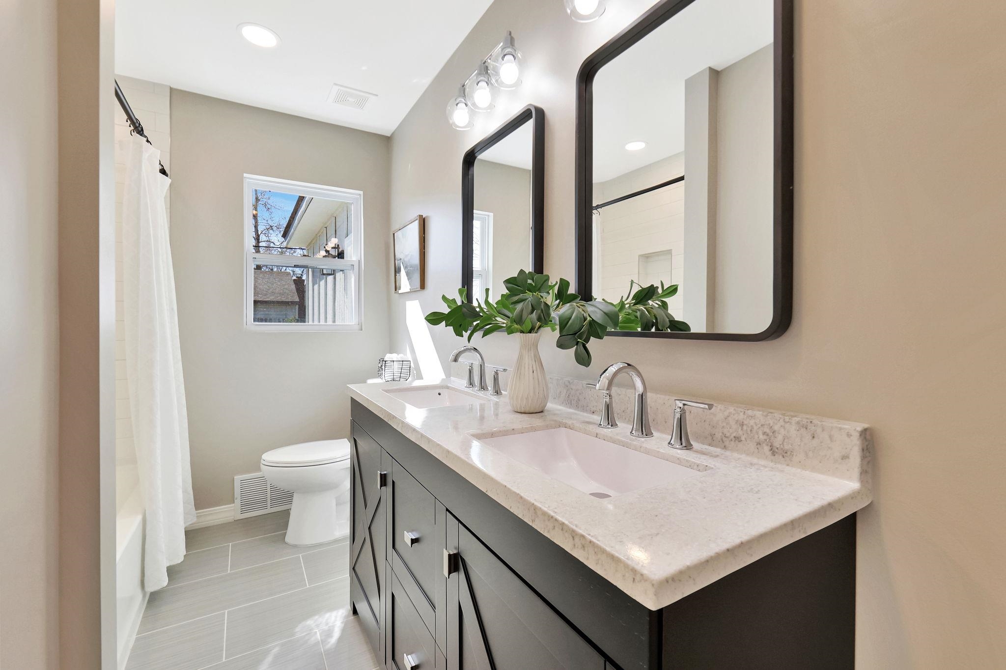 Wichita, Kansas 67204, United States, 3 Bedrooms Bedrooms, ,2 BathroomsBathrooms,Residential,Pending,63880