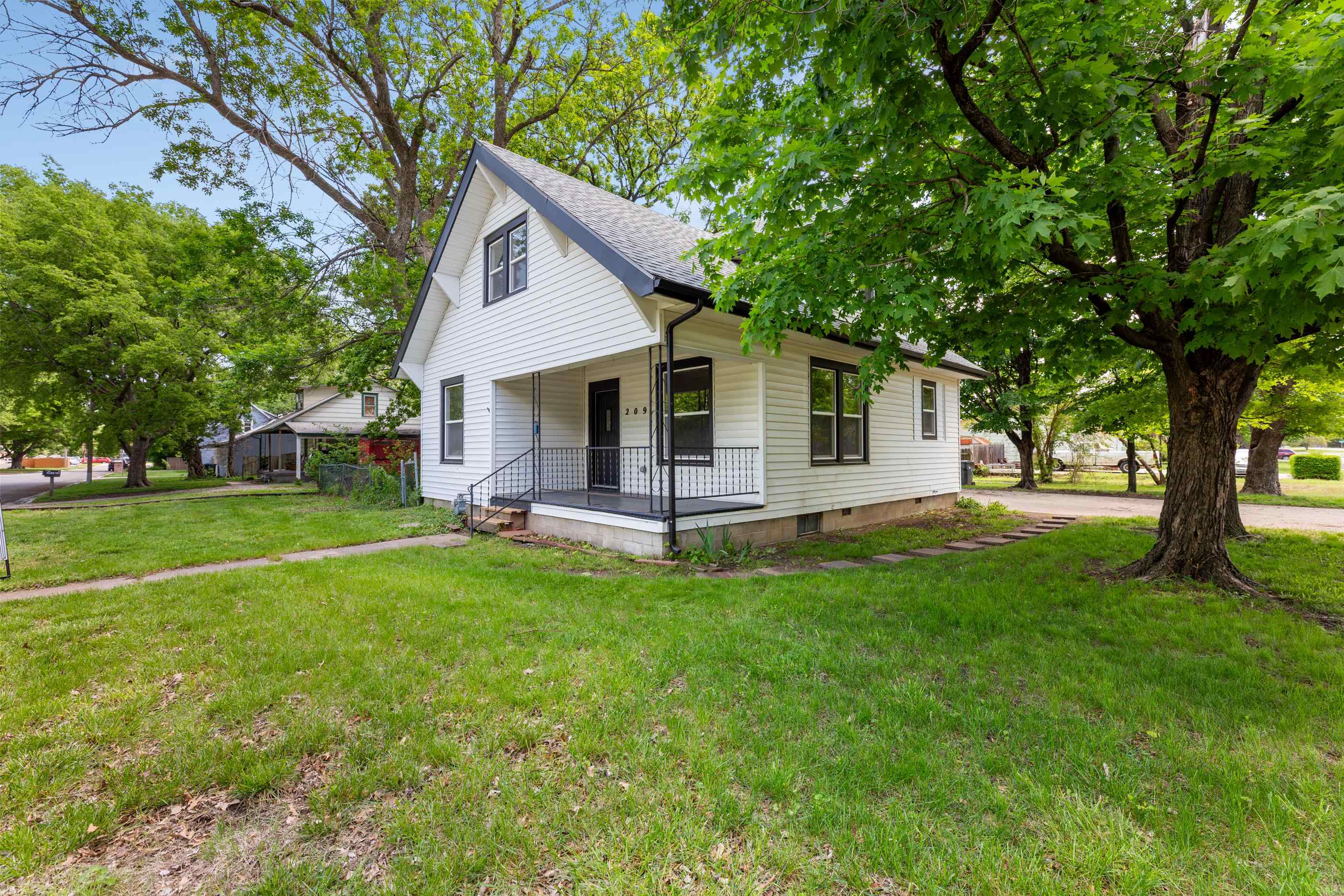 209 W 15th St, Newton, Kansas image 33