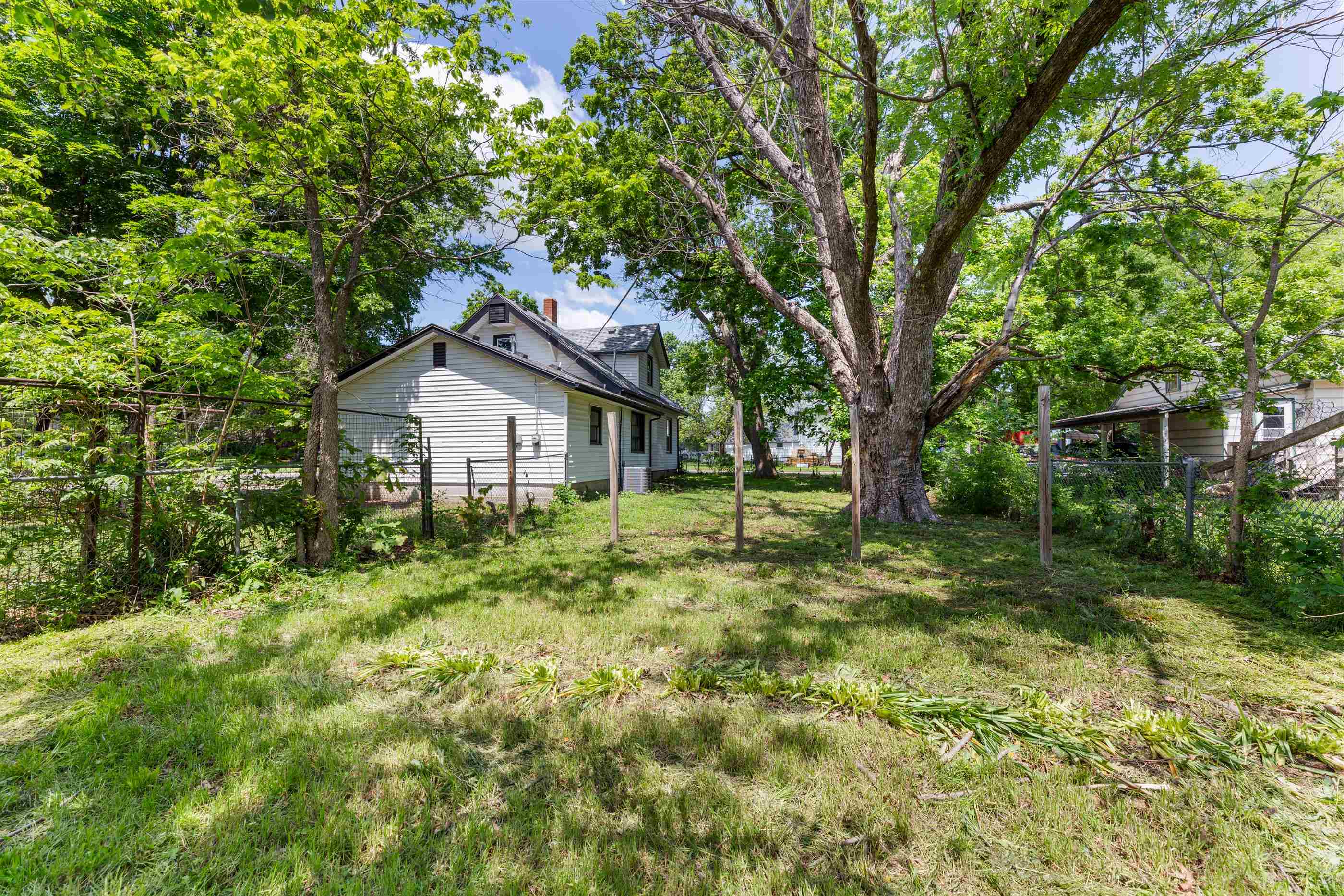 209 W 15th St, Newton, Kansas image 34