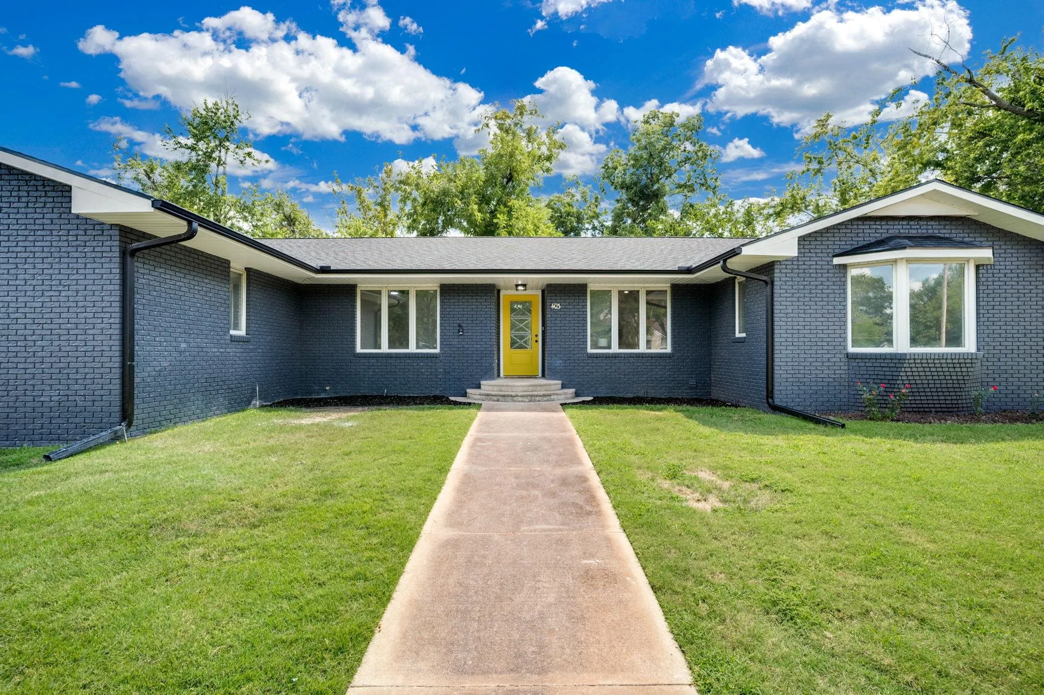 Halstead, Kansas 67056, United States, 4 Bedrooms Bedrooms, ,4 BathroomsBathrooms,Residential,Active,196990