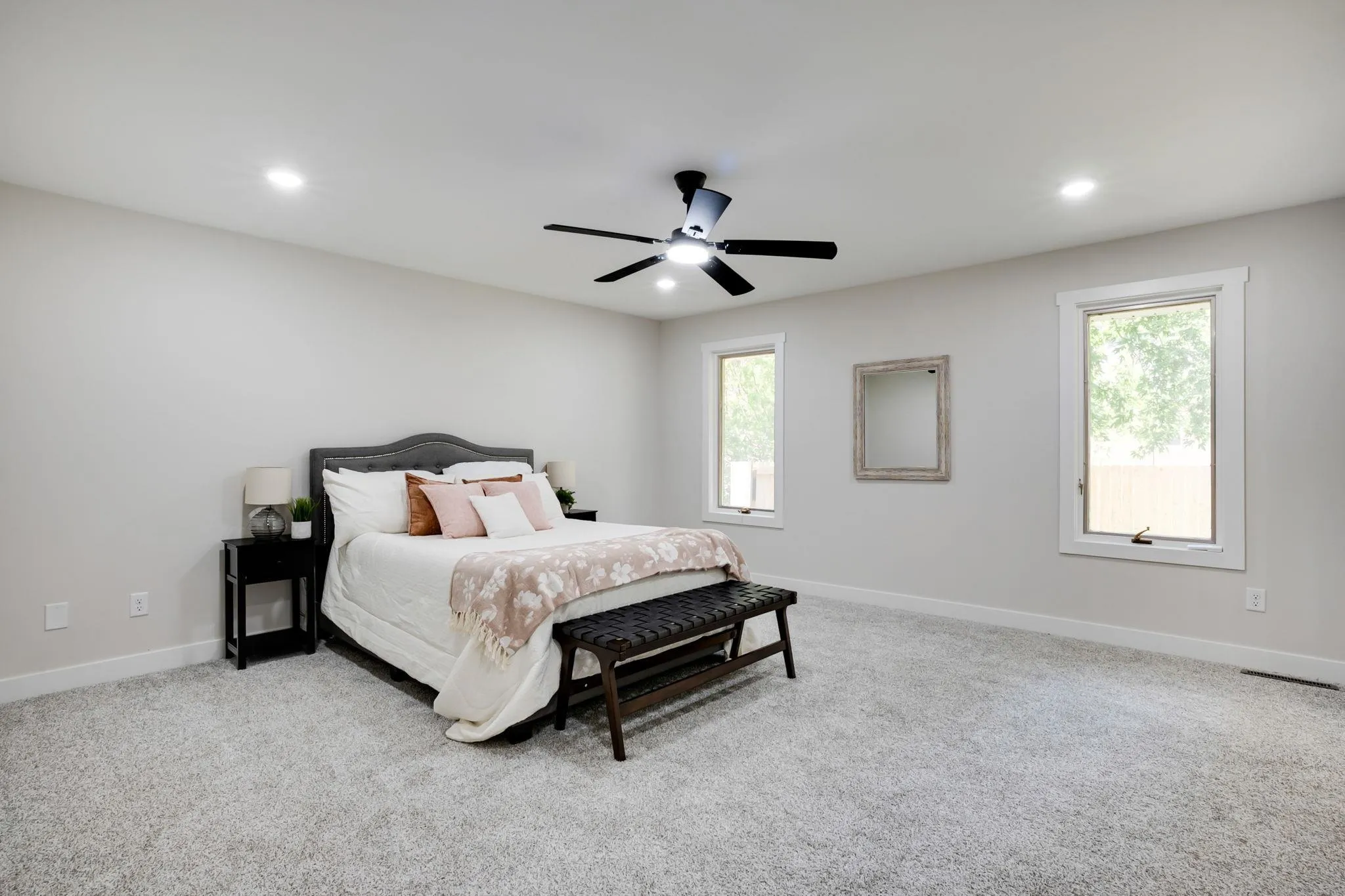 Halstead, Kansas 67056, United States, 4 Bedrooms Bedrooms, ,4 BathroomsBathrooms,Residential,Active,196990