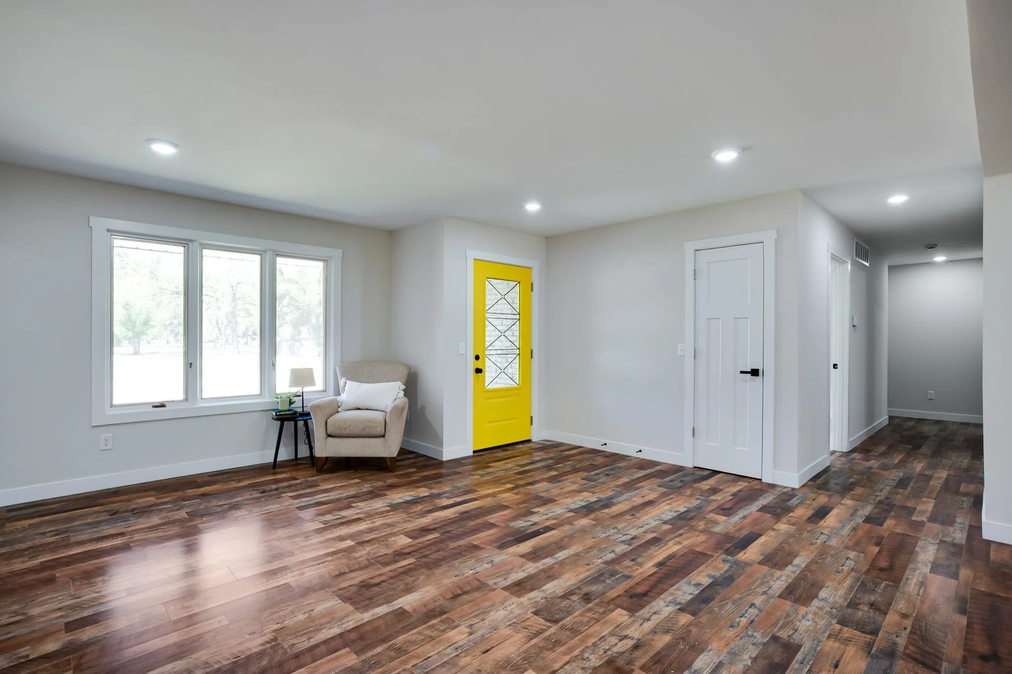 Halstead, Kansas 67056, United States, 4 Bedrooms Bedrooms, ,4 BathroomsBathrooms,Residential,Active,196990