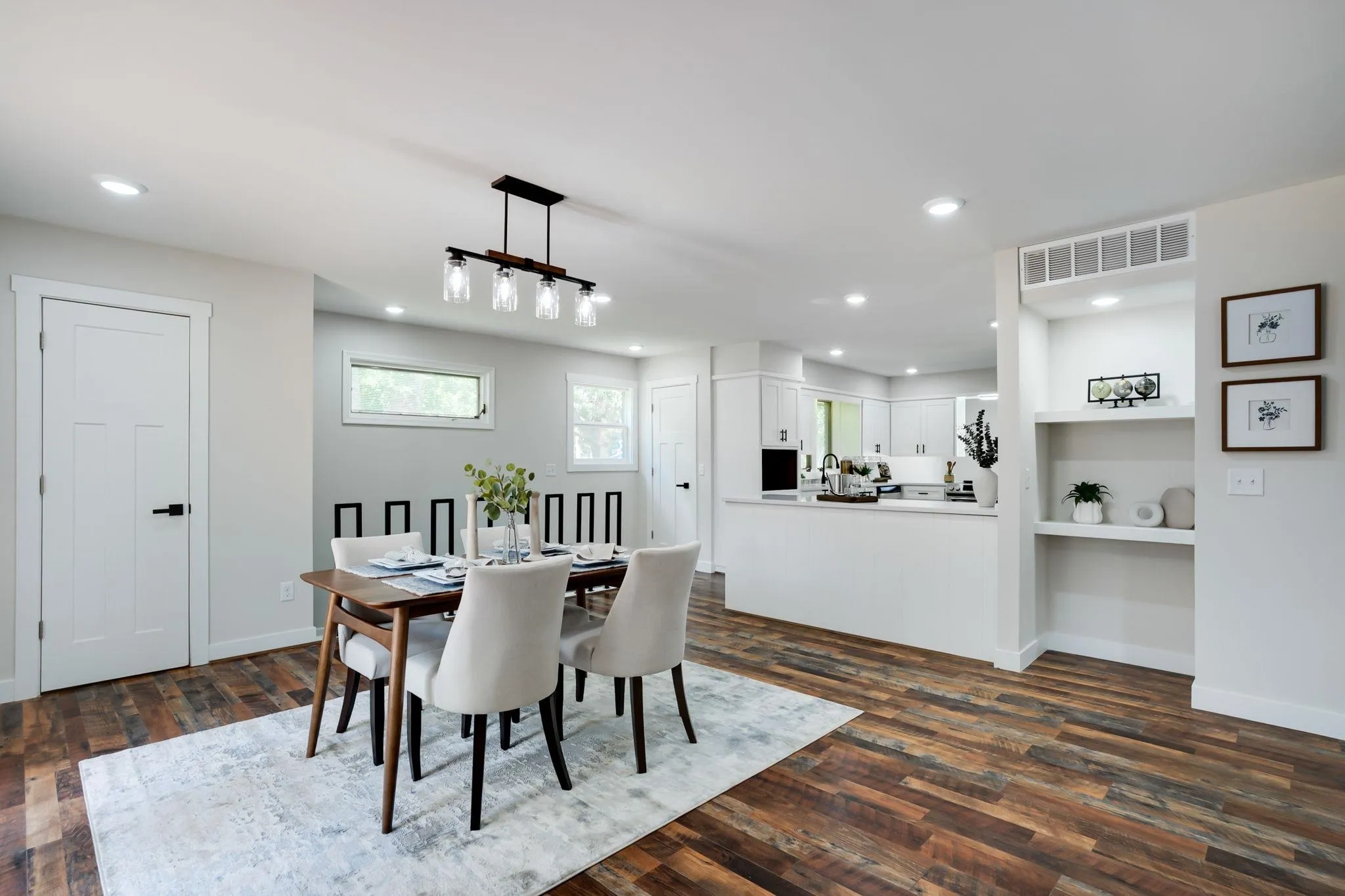 Halstead, Kansas 67056, United States, 4 Bedrooms Bedrooms, ,4 BathroomsBathrooms,Residential,Active,196990