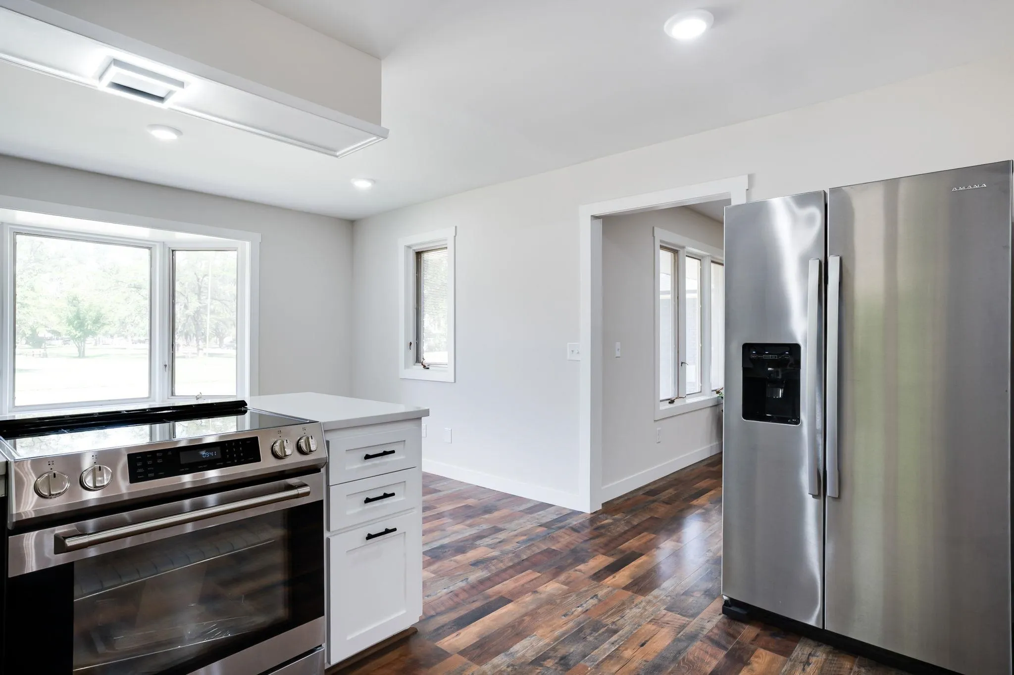 Halstead, Kansas 67056, United States, 4 Bedrooms Bedrooms, ,4 BathroomsBathrooms,Residential,Active,196990