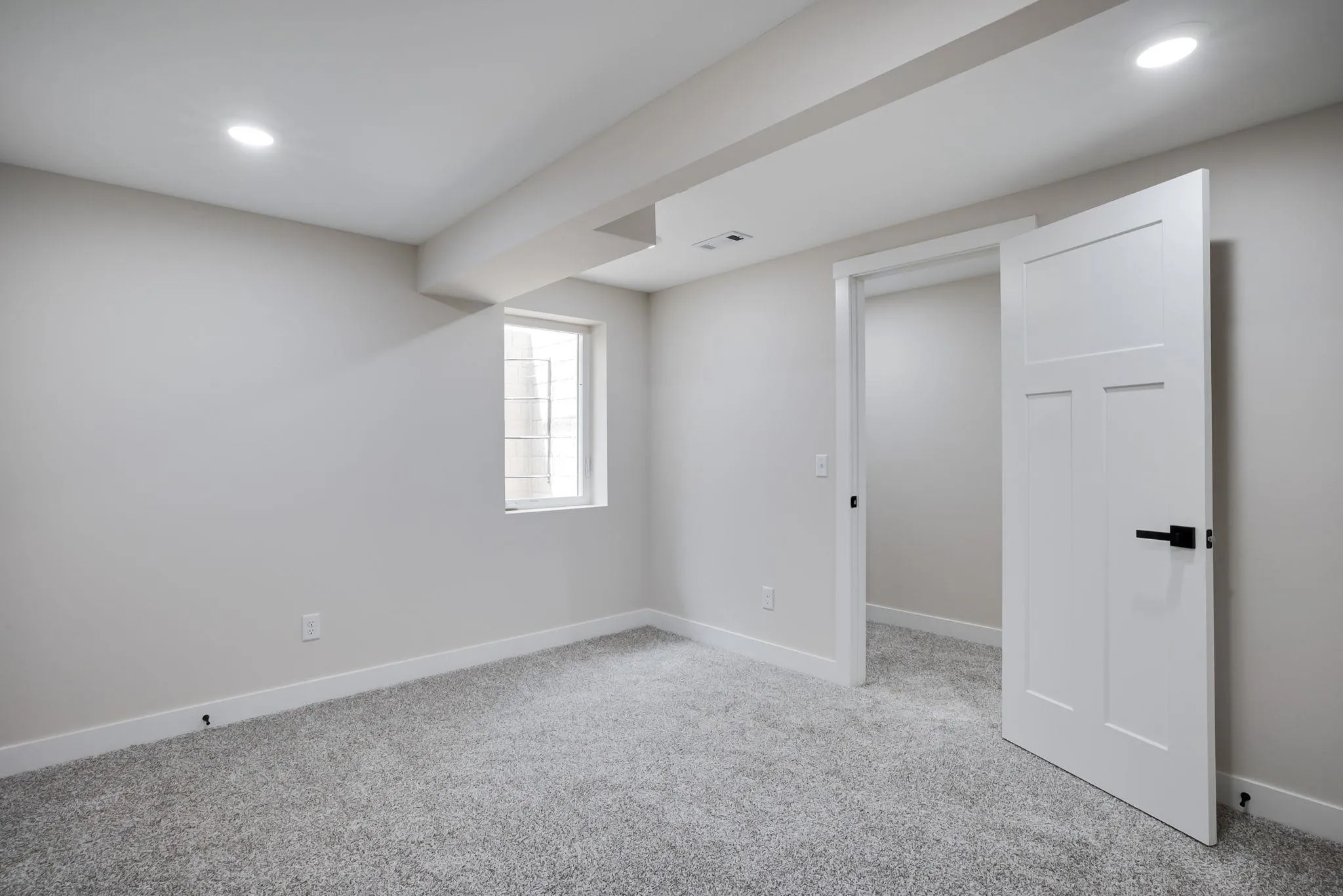 Halstead, Kansas 67056, United States, 4 Bedrooms Bedrooms, ,4 BathroomsBathrooms,Residential,Active,196990