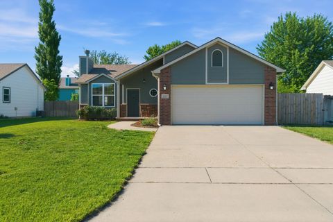 Homes For Sale - 2537 E Cambridge Ct<br/> Park City, KS 67219