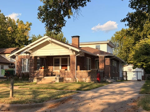 Homes For Sale - 914 N 2nd Street<br/> Cowley County, Arkansas City, KS 67005