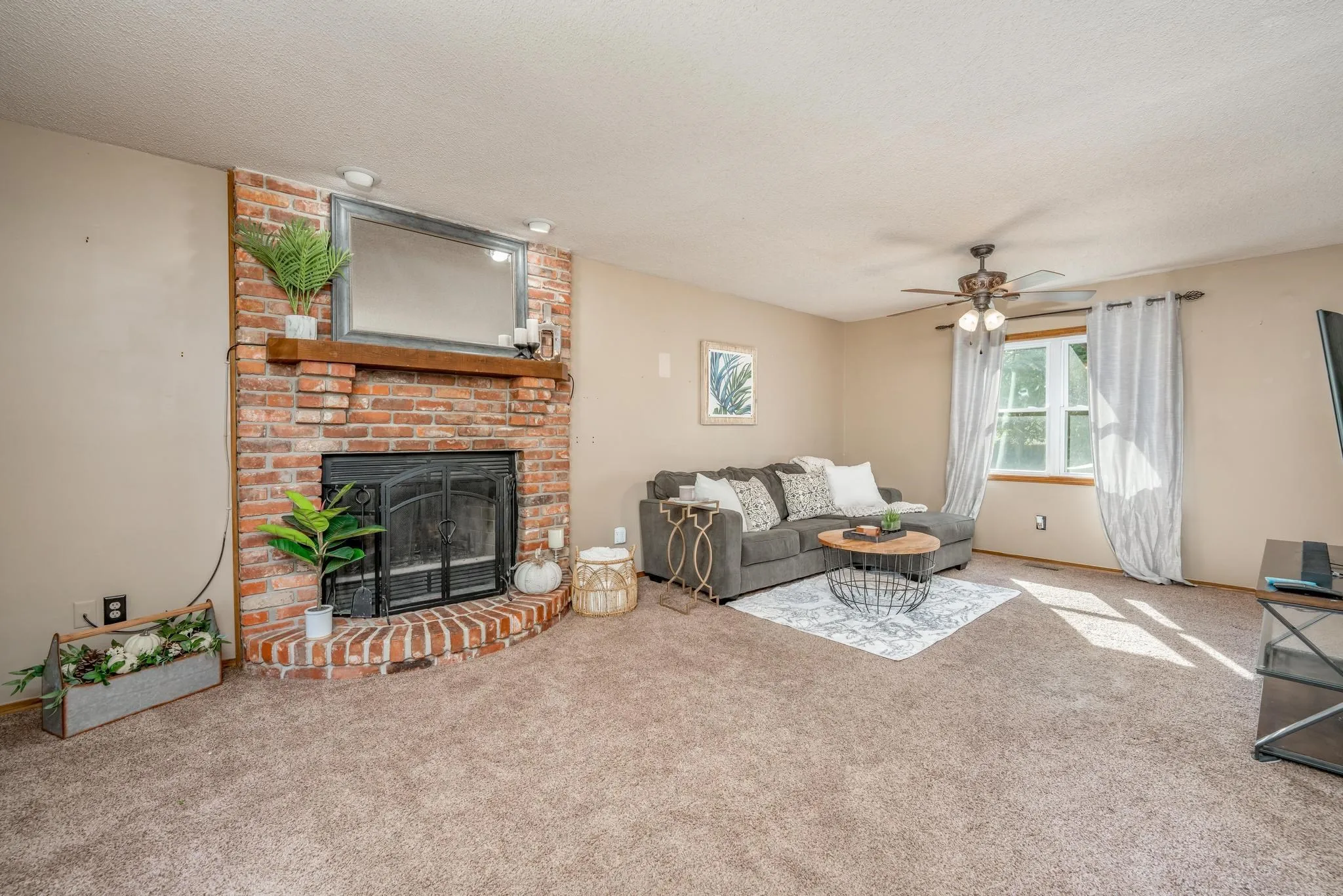 Derby, Kansas 67037, United States, 4 Bedrooms Bedrooms, ,4 BathroomsBathrooms,Residential,Pending,38135