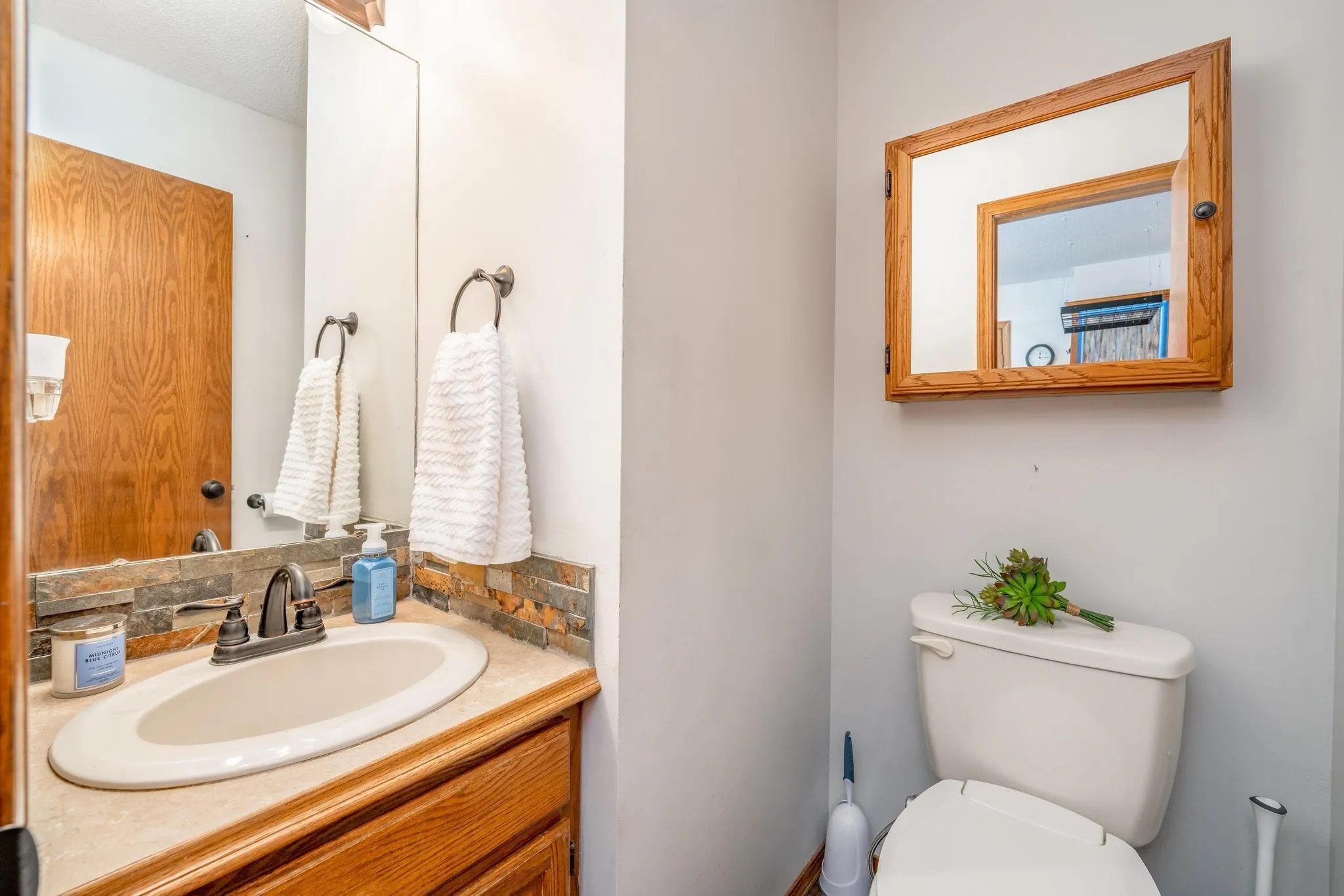 Derby, Kansas 67037, United States, 4 Bedrooms Bedrooms, ,4 BathroomsBathrooms,Residential,Pending,38135