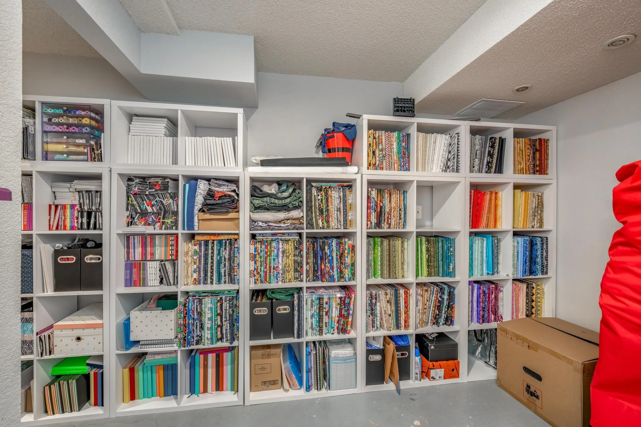 Derby, Kansas 67037, United States, 4 Bedrooms Bedrooms, ,4 BathroomsBathrooms,Residential,Pending,38135