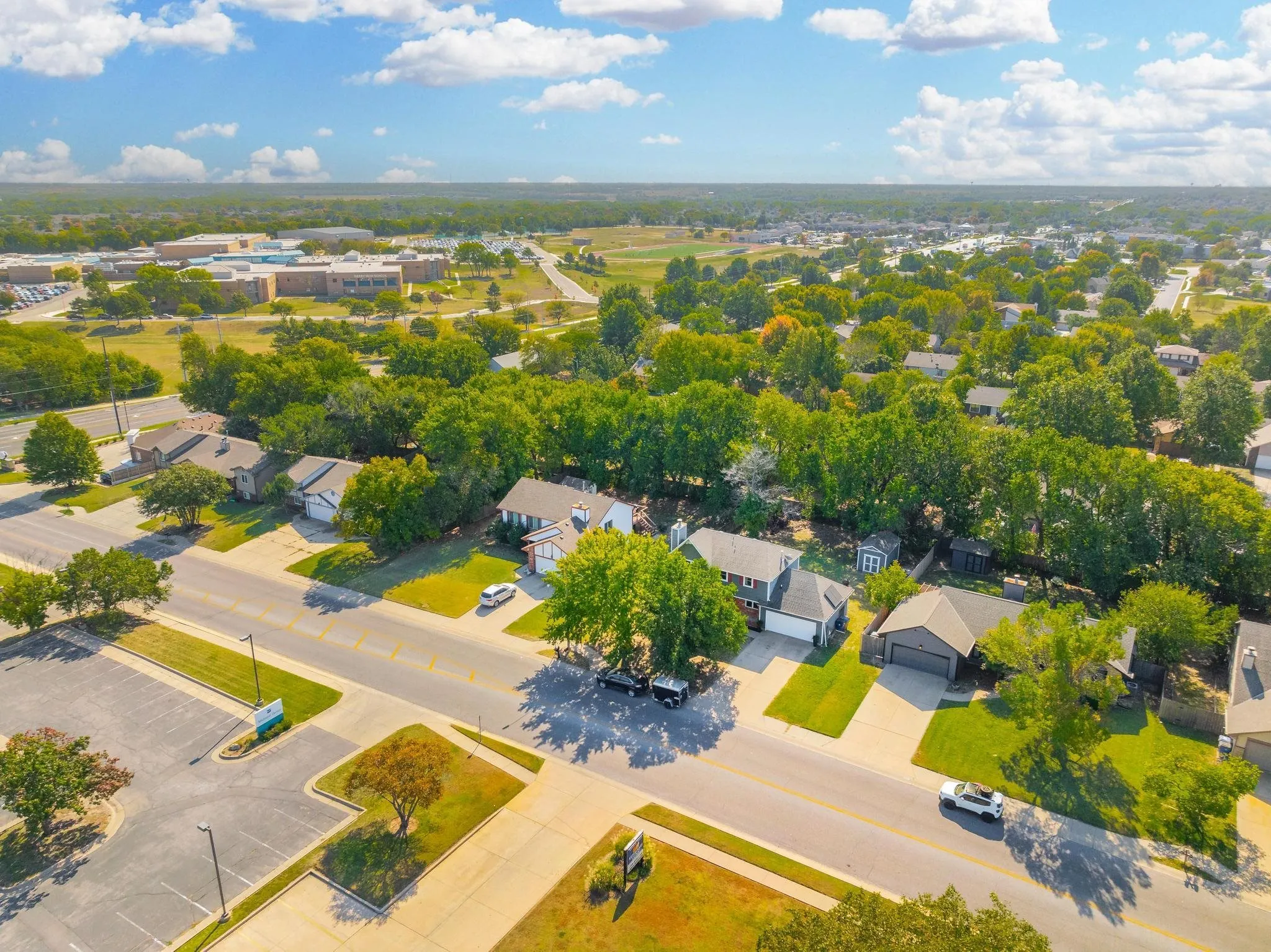 Derby, Kansas 67037, United States, 4 Bedrooms Bedrooms, ,4 BathroomsBathrooms,Residential,Pending,38135
