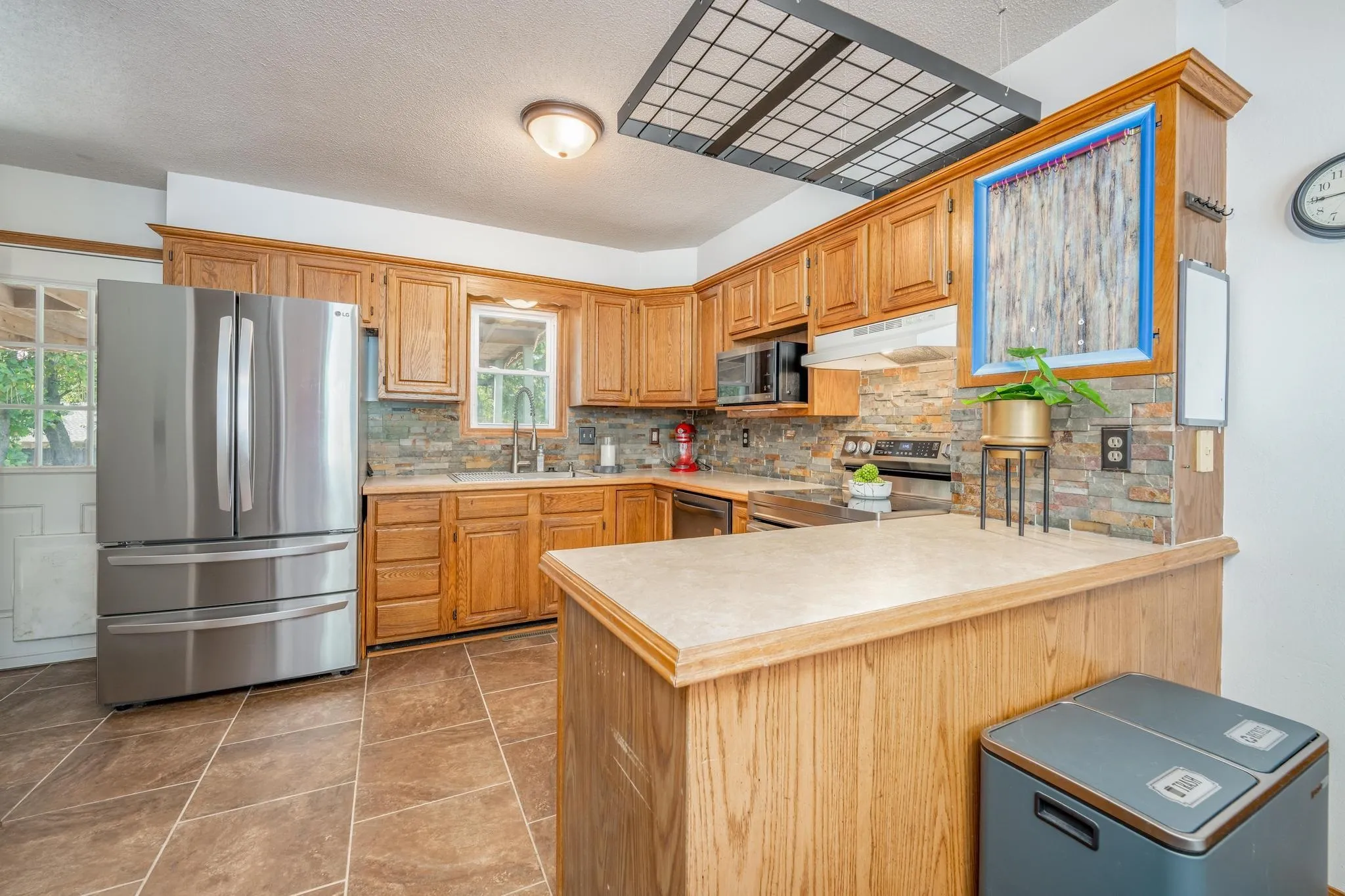 Derby, Kansas 67037, United States, 4 Bedrooms Bedrooms, ,4 BathroomsBathrooms,Residential,Pending,38135