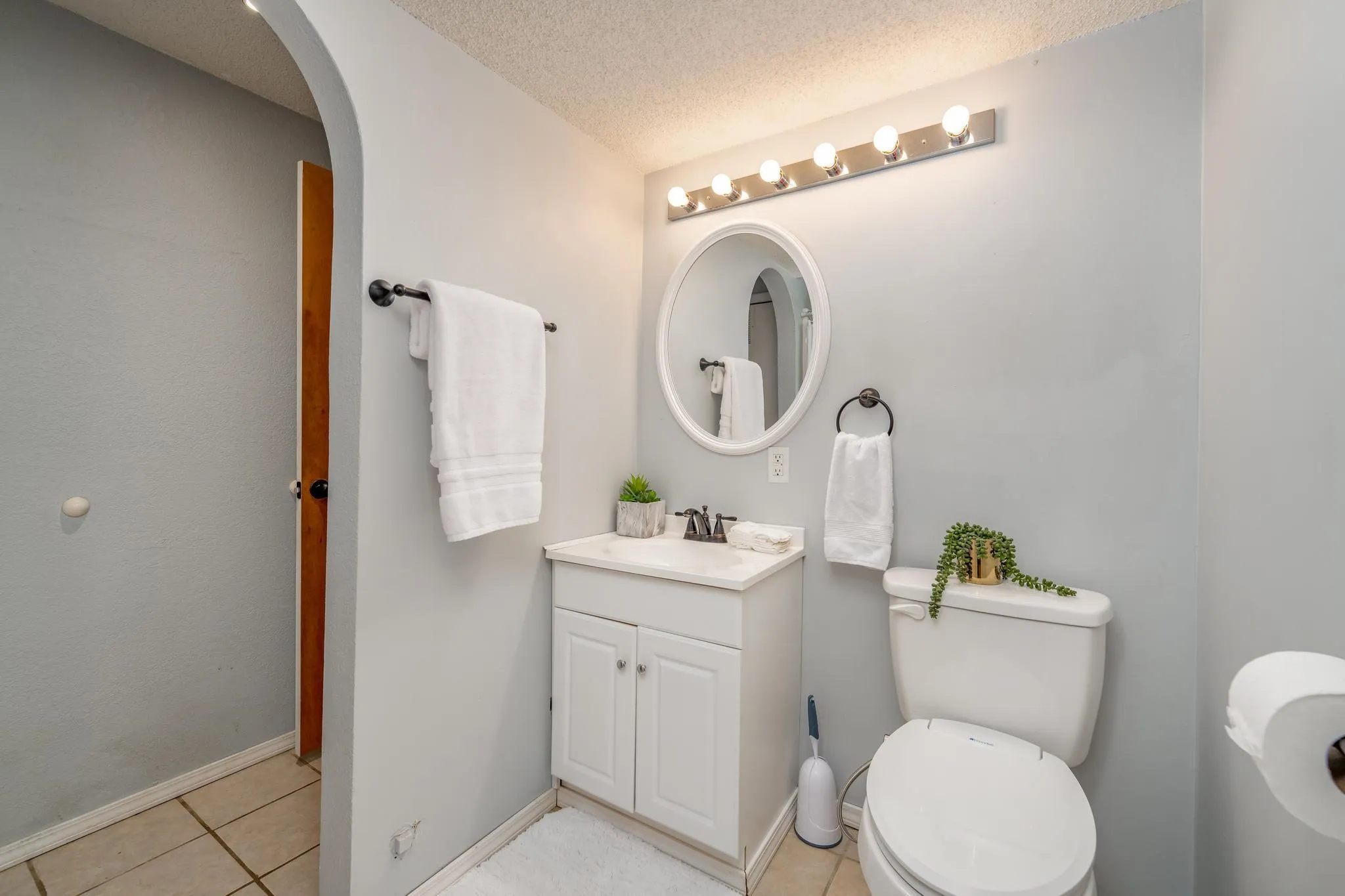 Derby, Kansas 67037, United States, 4 Bedrooms Bedrooms, ,4 BathroomsBathrooms,Residential,Pending,38135