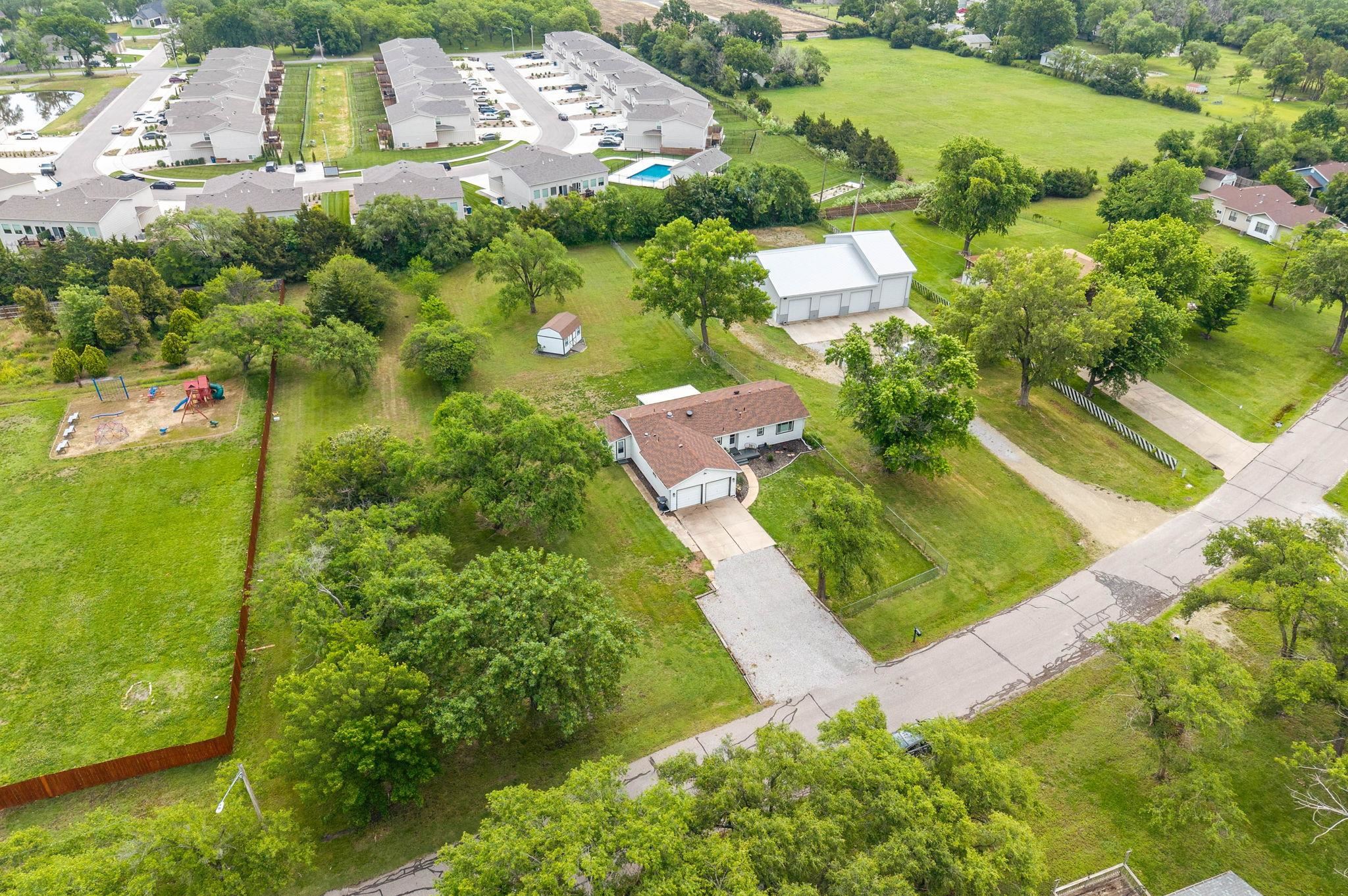 208 N Zelta Dr, Wichita, Kansas image 3