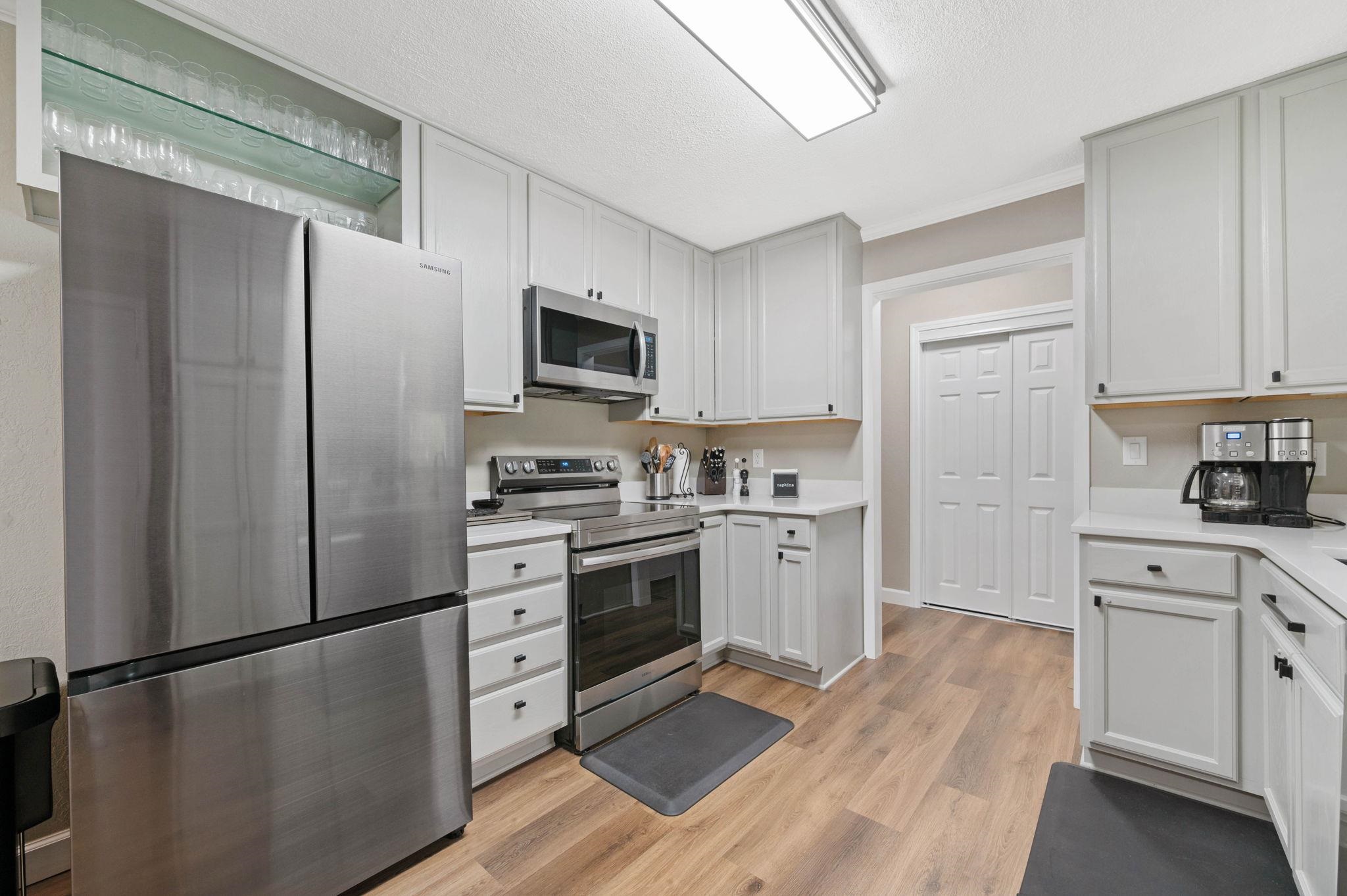 208 N Zelta Dr, Wichita, Kansas image 11