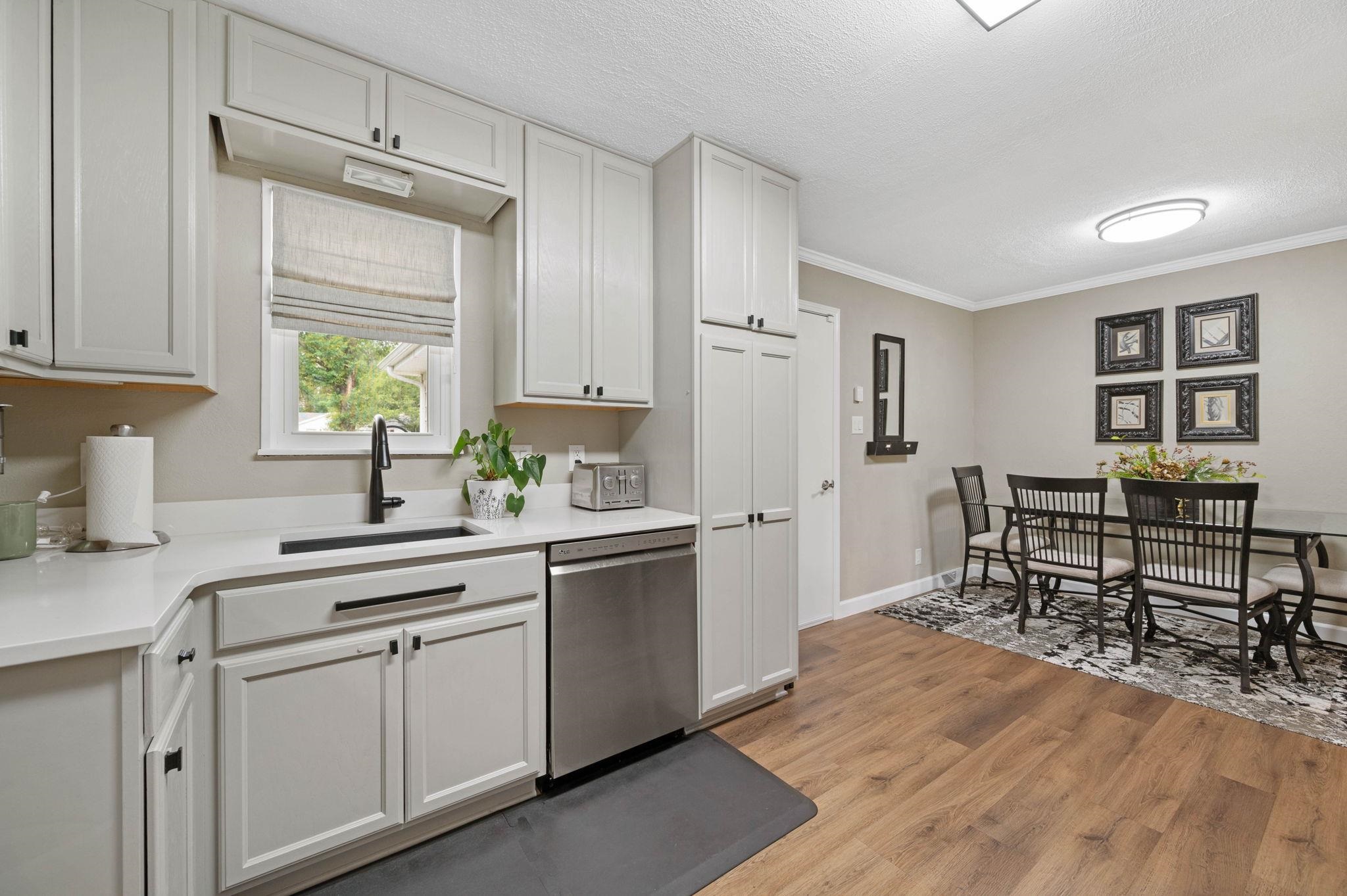 208 N Zelta Dr, Wichita, Kansas image 13
