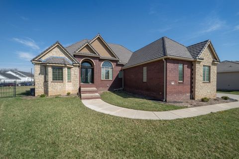 Homes For Sale - 2901 N Fox Pointe Cir<br/> Sedgwick County, Wichita, KS 67226