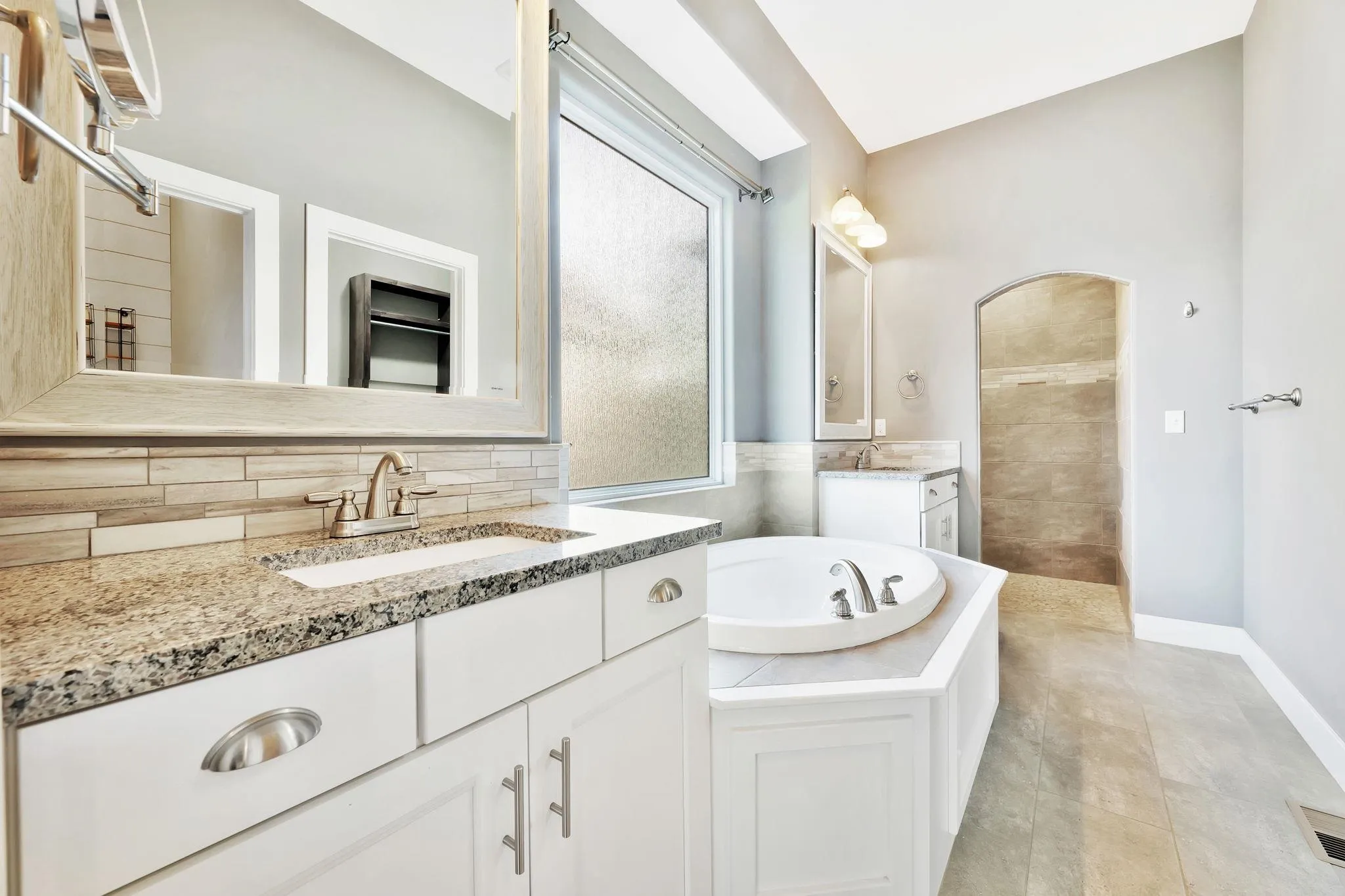 Derby, Kansas 67037, United States, 5 Bedrooms Bedrooms, ,3 BathroomsBathrooms,Residential,Active,254569