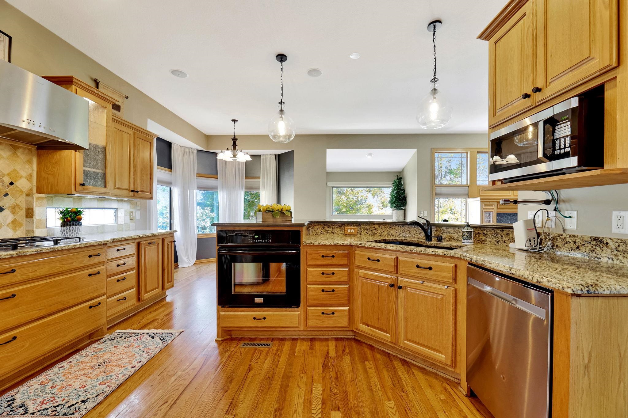 Wichita, Kansas 67235, United States, 5 Bedrooms Bedrooms, ,3 BathroomsBathrooms,Residential,Pending,72447