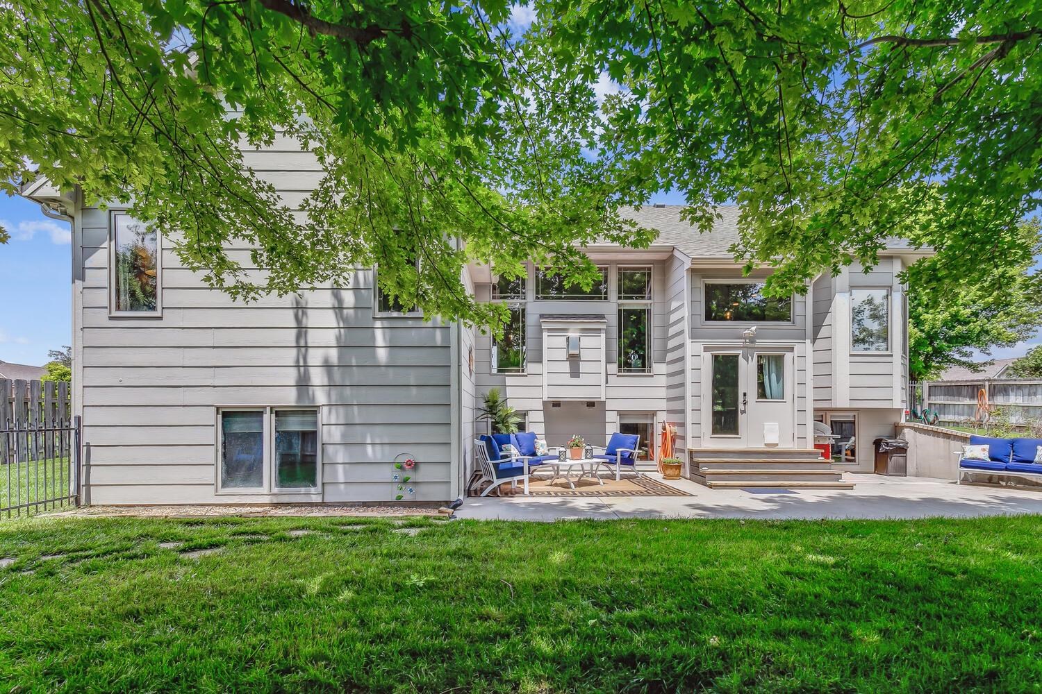 Wichita, Kansas 67235, United States, 5 Bedrooms Bedrooms, ,3 BathroomsBathrooms,Residential,Pending,72447