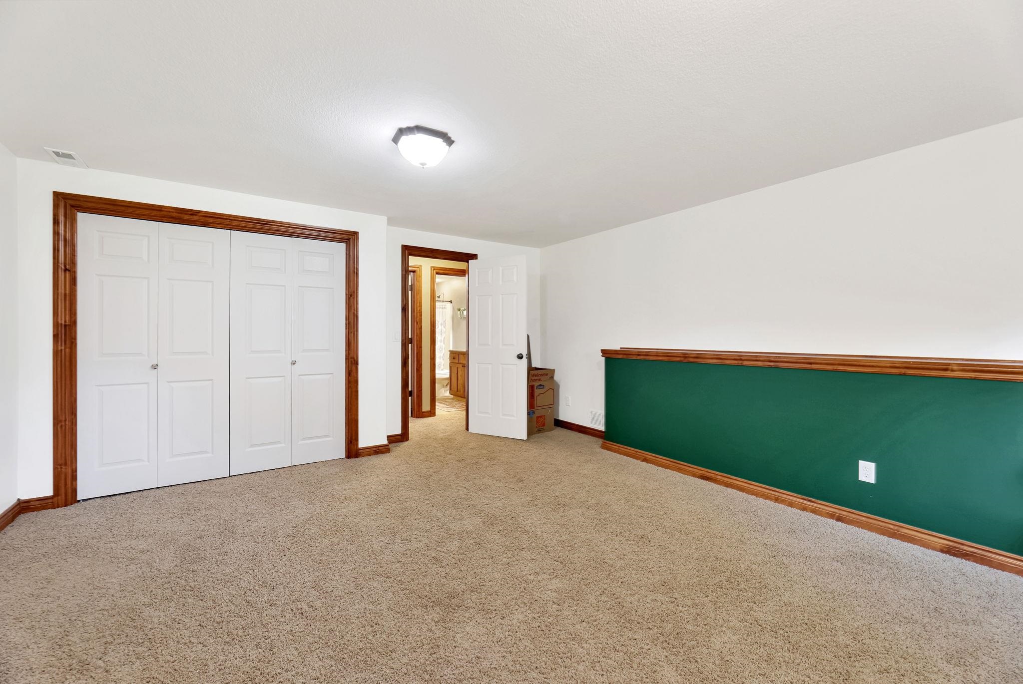 Wichita, Kansas 67235, United States, 5 Bedrooms Bedrooms, ,3 BathroomsBathrooms,Residential,Pending,72447