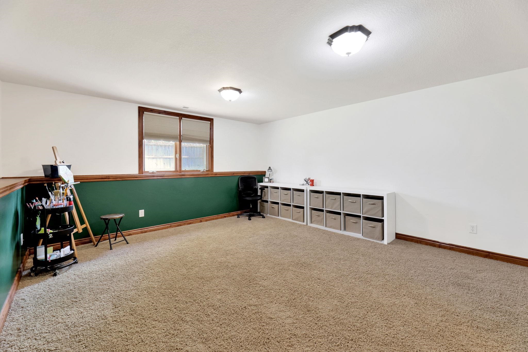 Wichita, Kansas 67235, United States, 5 Bedrooms Bedrooms, ,3 BathroomsBathrooms,Residential,Pending,72447