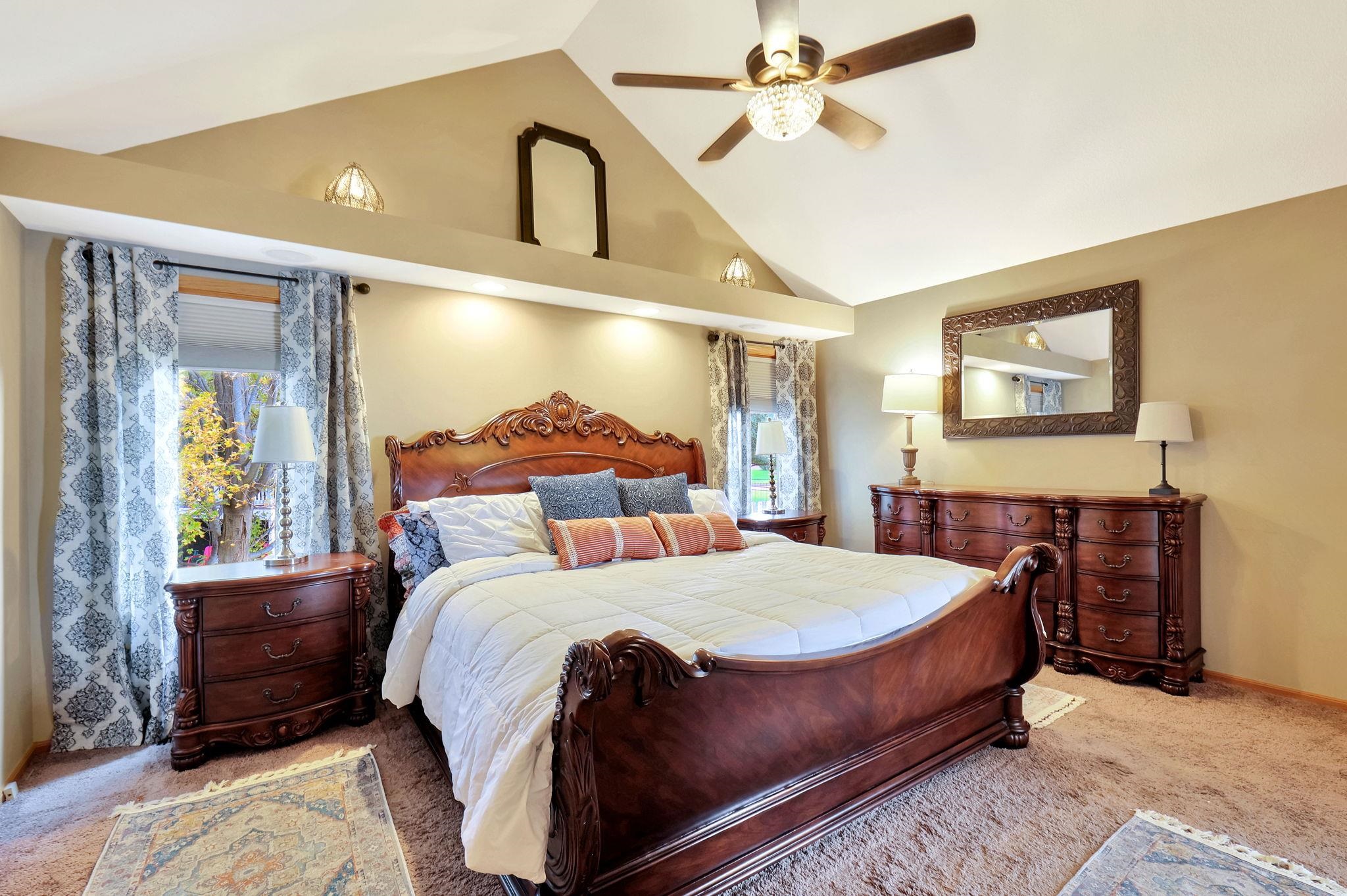 Wichita, Kansas 67235, United States, 5 Bedrooms Bedrooms, ,3 BathroomsBathrooms,Residential,Pending,72447