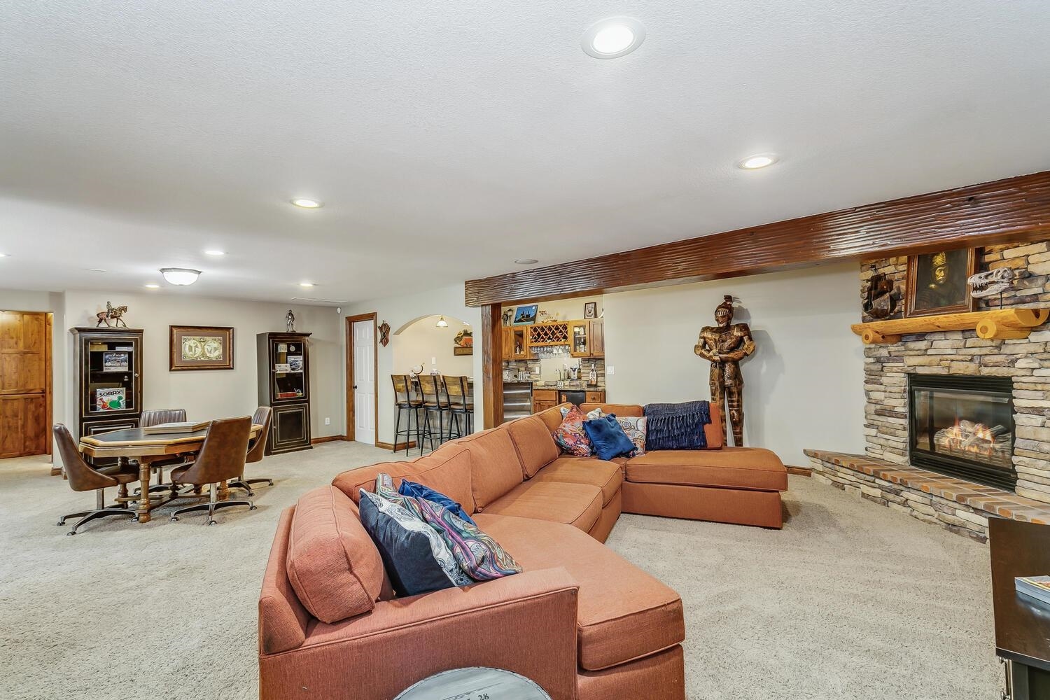 Wichita, Kansas 67235, United States, 5 Bedrooms Bedrooms, ,3 BathroomsBathrooms,Residential,Pending,72447