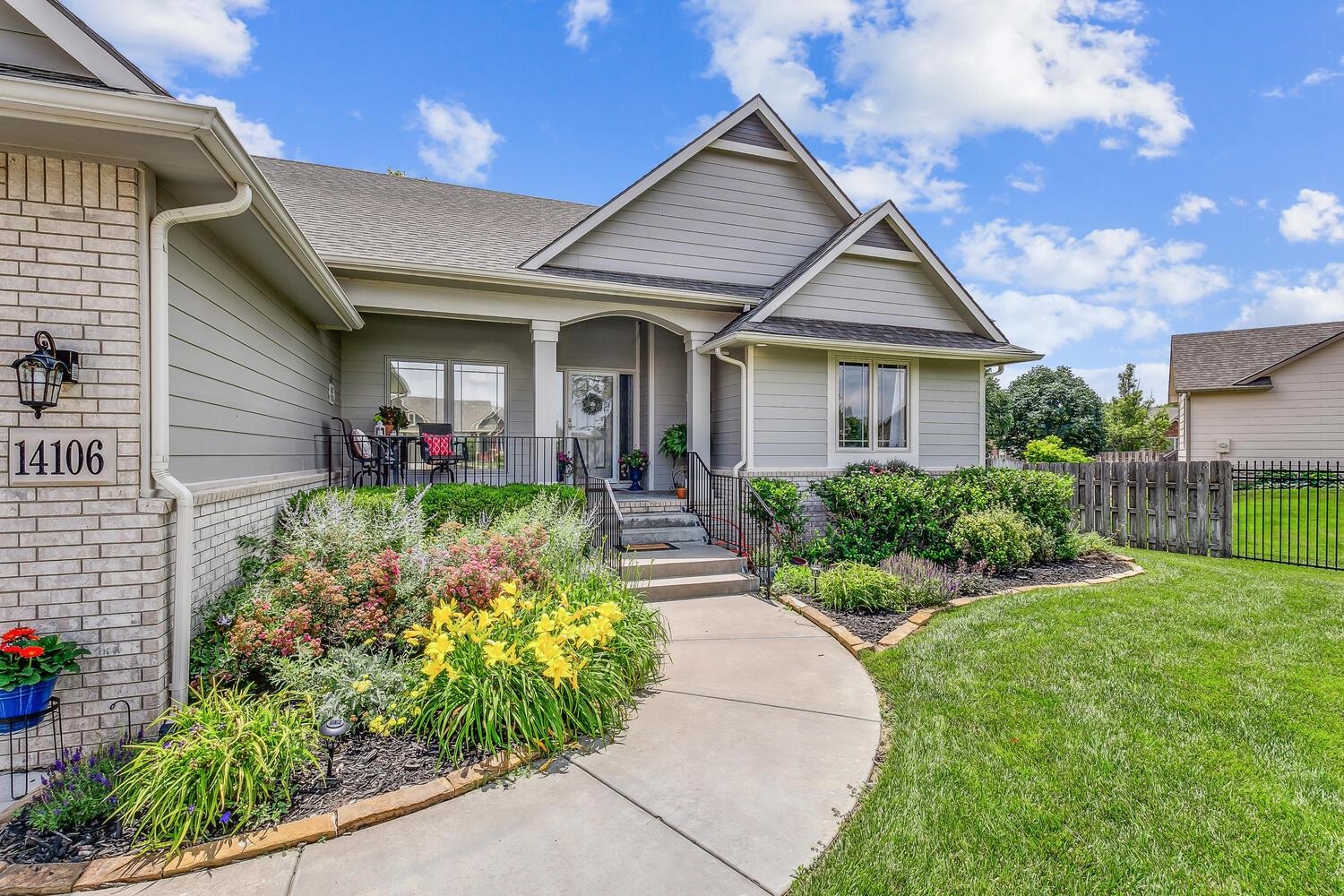 Wichita, Kansas 67235, United States, 5 Bedrooms Bedrooms, ,3 BathroomsBathrooms,Residential,Pending,72447