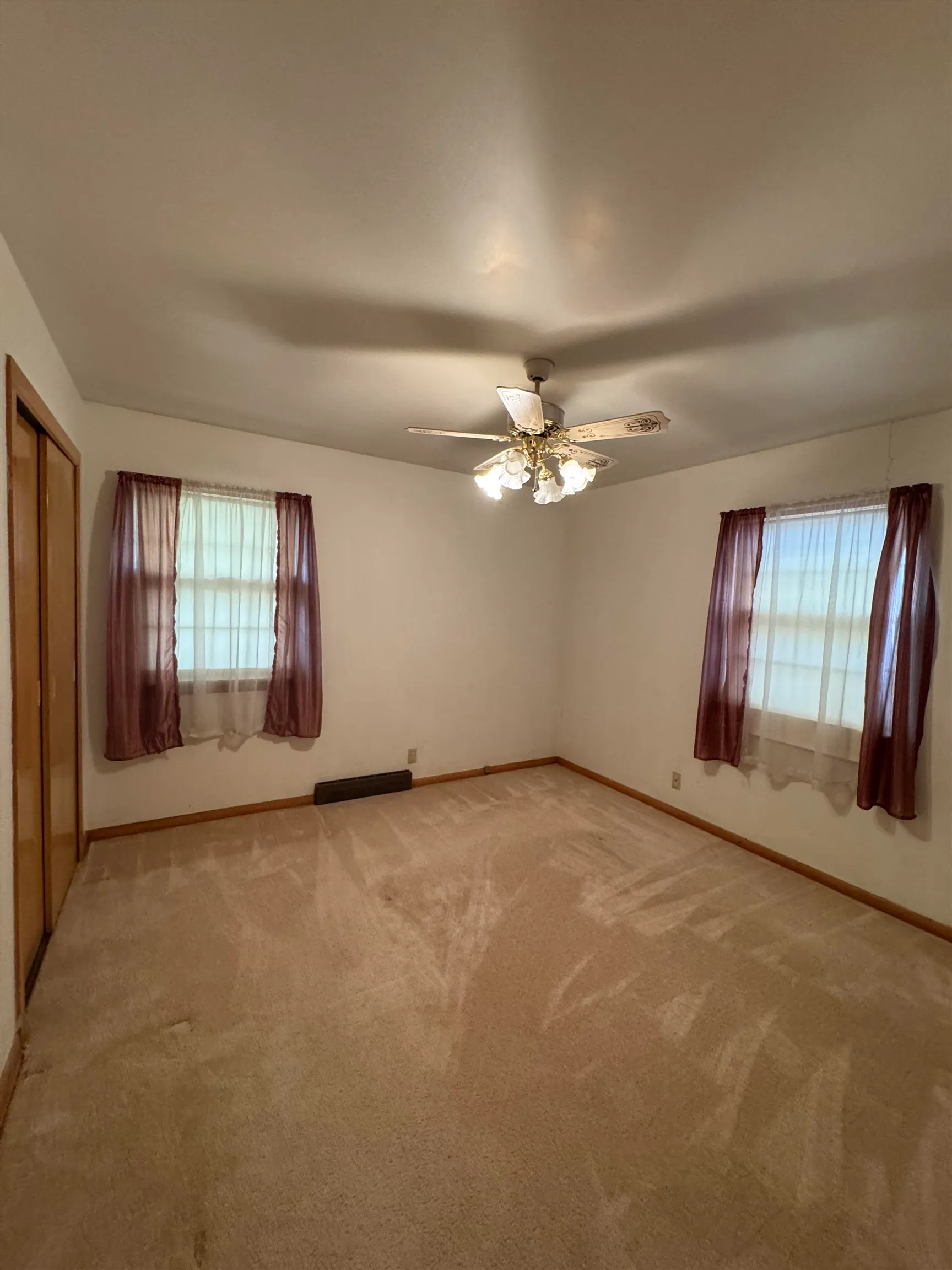 Winfield, Kansas 67156, United States, 3 Bedrooms Bedrooms, ,2 BathroomsBathrooms,Residential,Active,236339