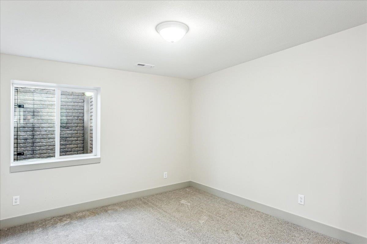 5827 N Newport St, Park City, Kansas image 29