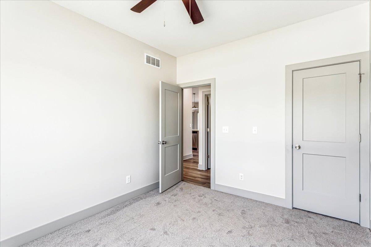 5827 N Newport St, Park City, Kansas image 21