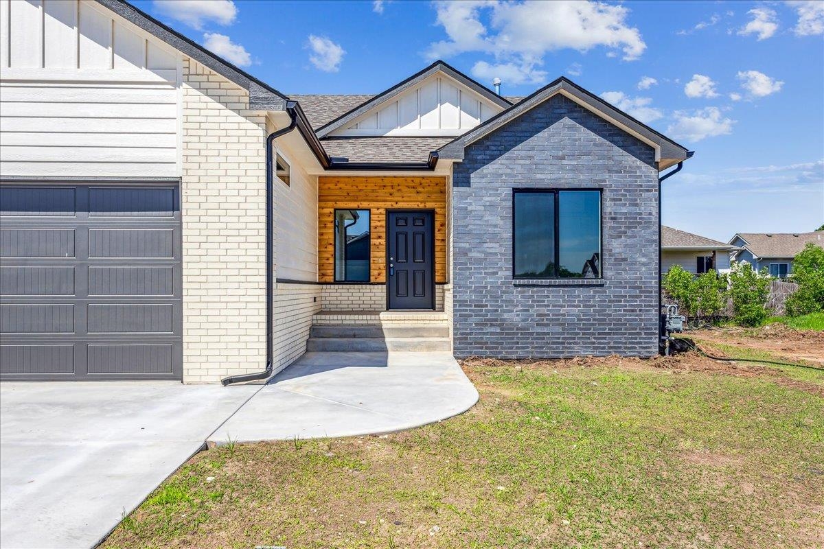 5827 N Newport St, Park City, Kansas image 3