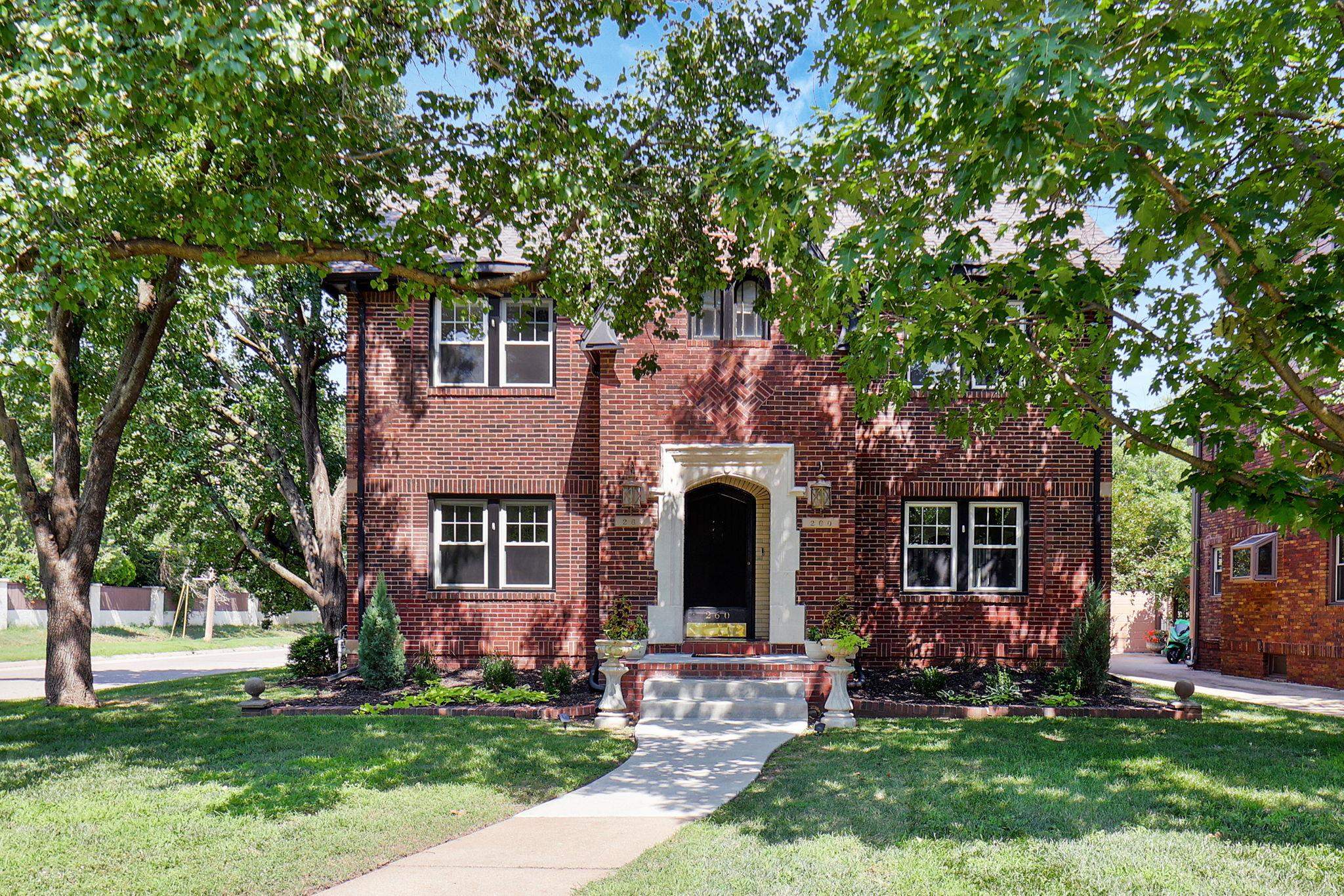 Wichita, Kansas 67208, United States, 3 Bedrooms Bedrooms, ,3 BathroomsBathrooms,Residential,Pending,52572