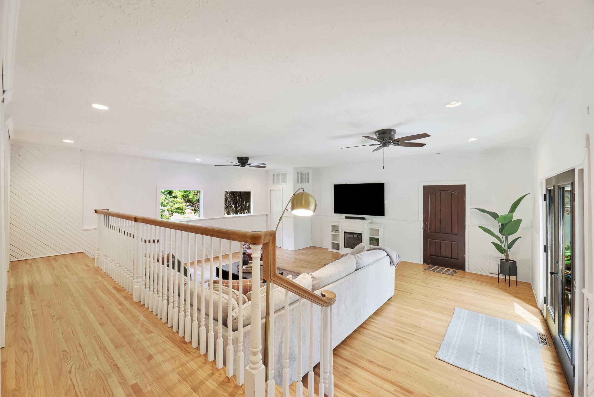 Wichita, Kansas 67208, United States, 3 Bedrooms Bedrooms, ,3 BathroomsBathrooms,Residential,Pending,52572