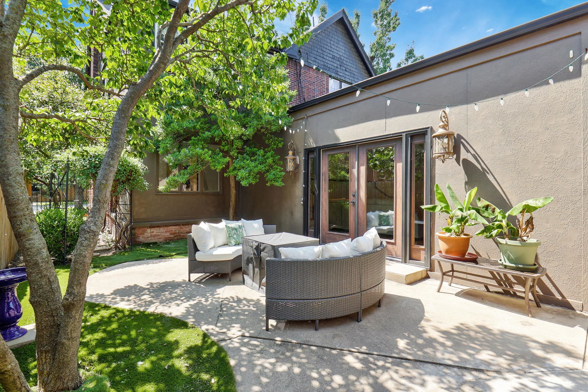 Wichita, Kansas 67208, United States, 3 Bedrooms Bedrooms, ,3 BathroomsBathrooms,Residential,Pending,52572