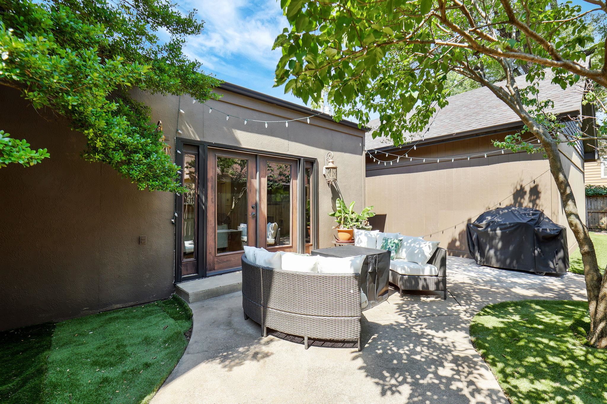 Wichita, Kansas 67208, United States, 3 Bedrooms Bedrooms, ,3 BathroomsBathrooms,Residential,Pending,52572