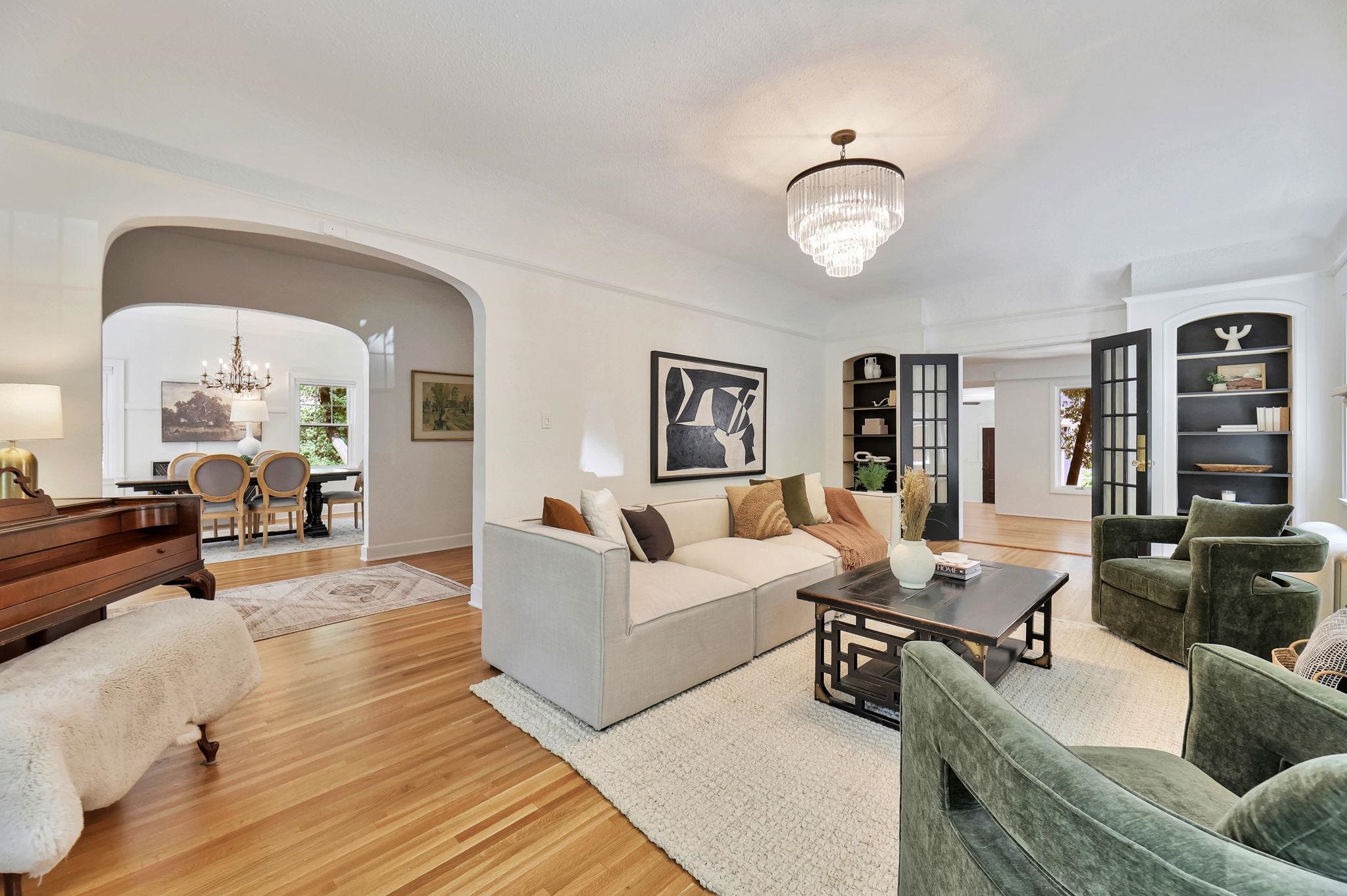 Wichita, Kansas 67208, United States, 3 Bedrooms Bedrooms, ,3 BathroomsBathrooms,Residential,Pending,52572