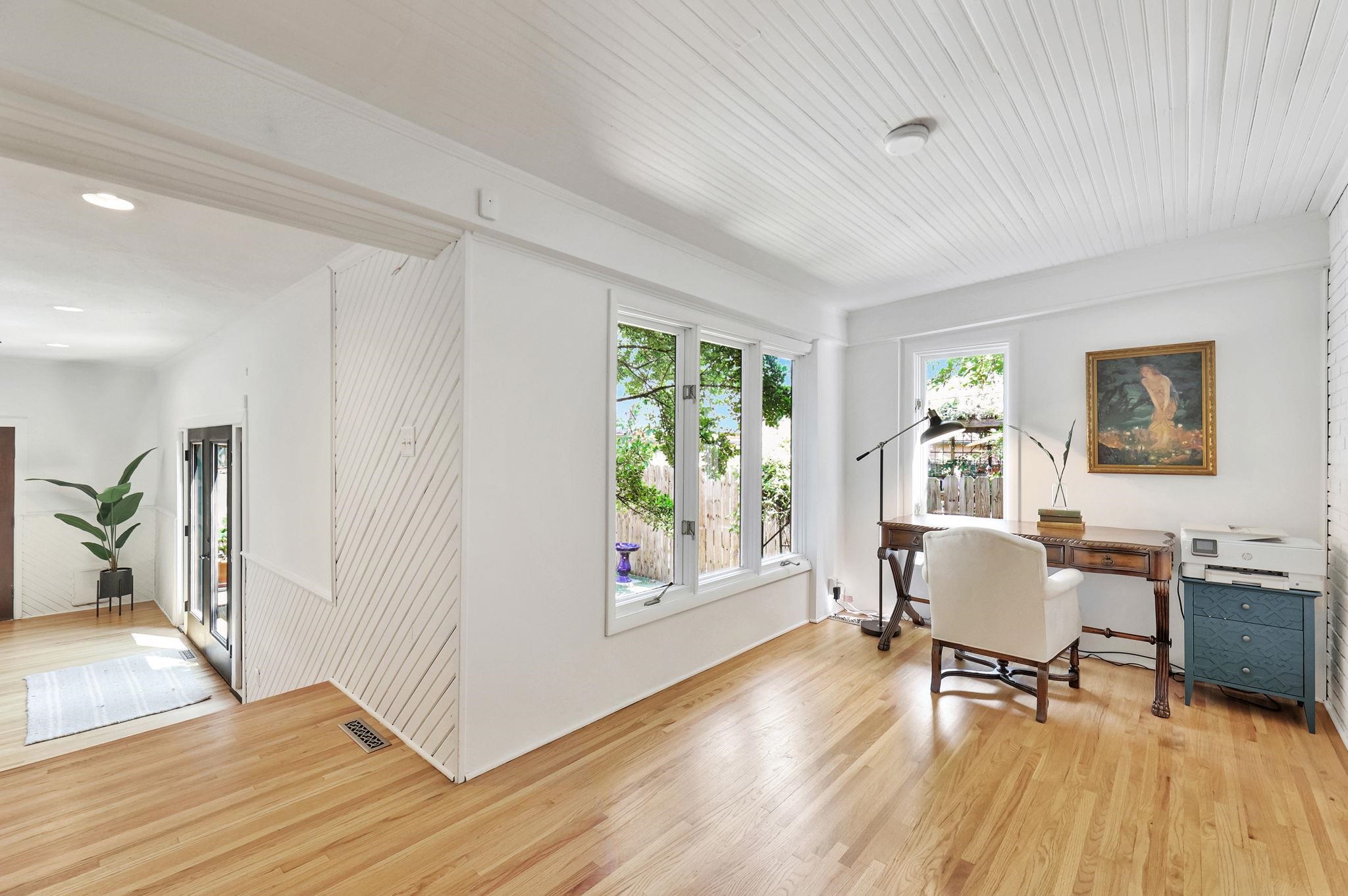 Wichita, Kansas 67208, United States, 3 Bedrooms Bedrooms, ,3 BathroomsBathrooms,Residential,Pending,52572