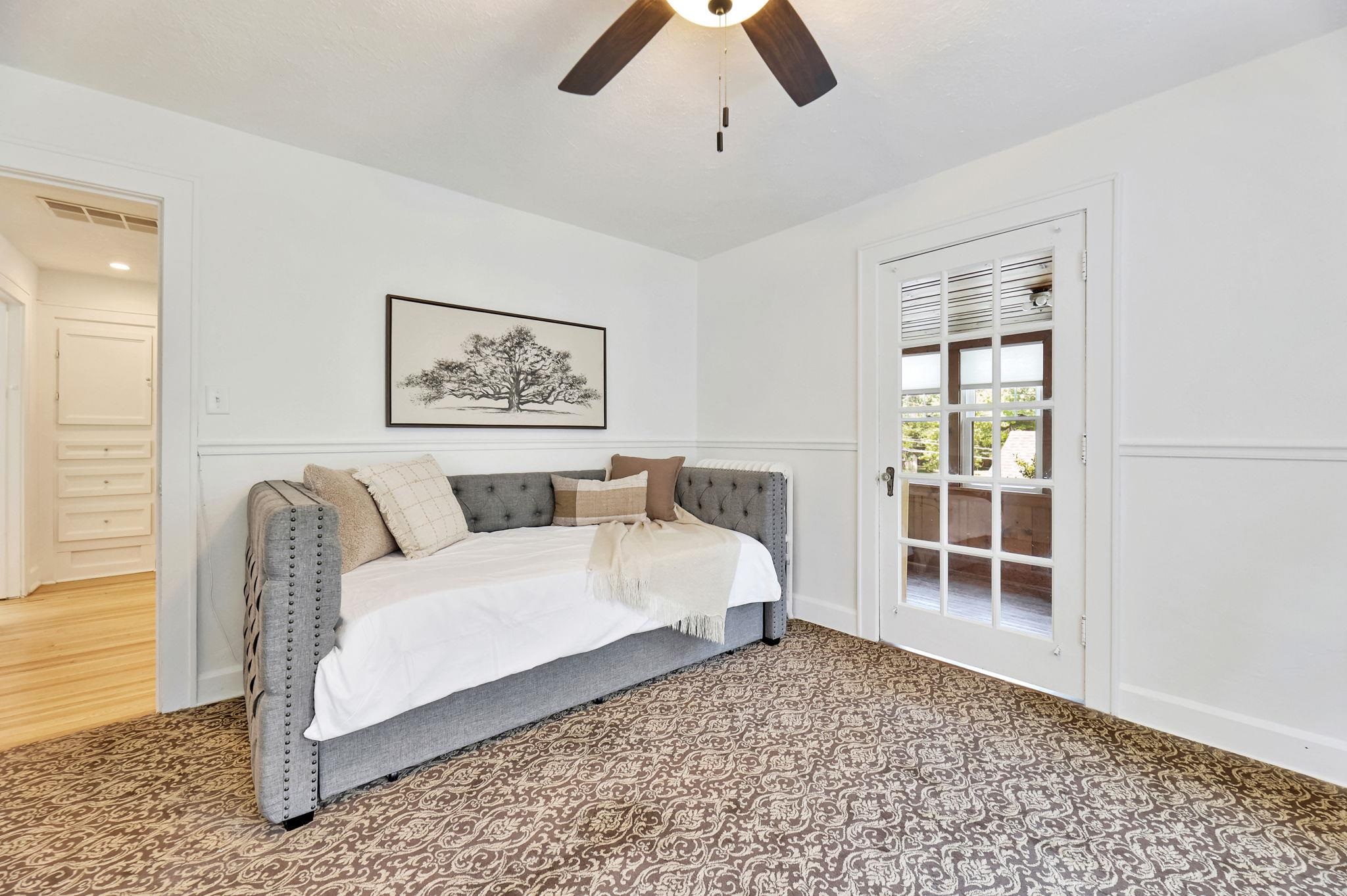 Wichita, Kansas 67208, United States, 3 Bedrooms Bedrooms, ,3 BathroomsBathrooms,Residential,Pending,52572