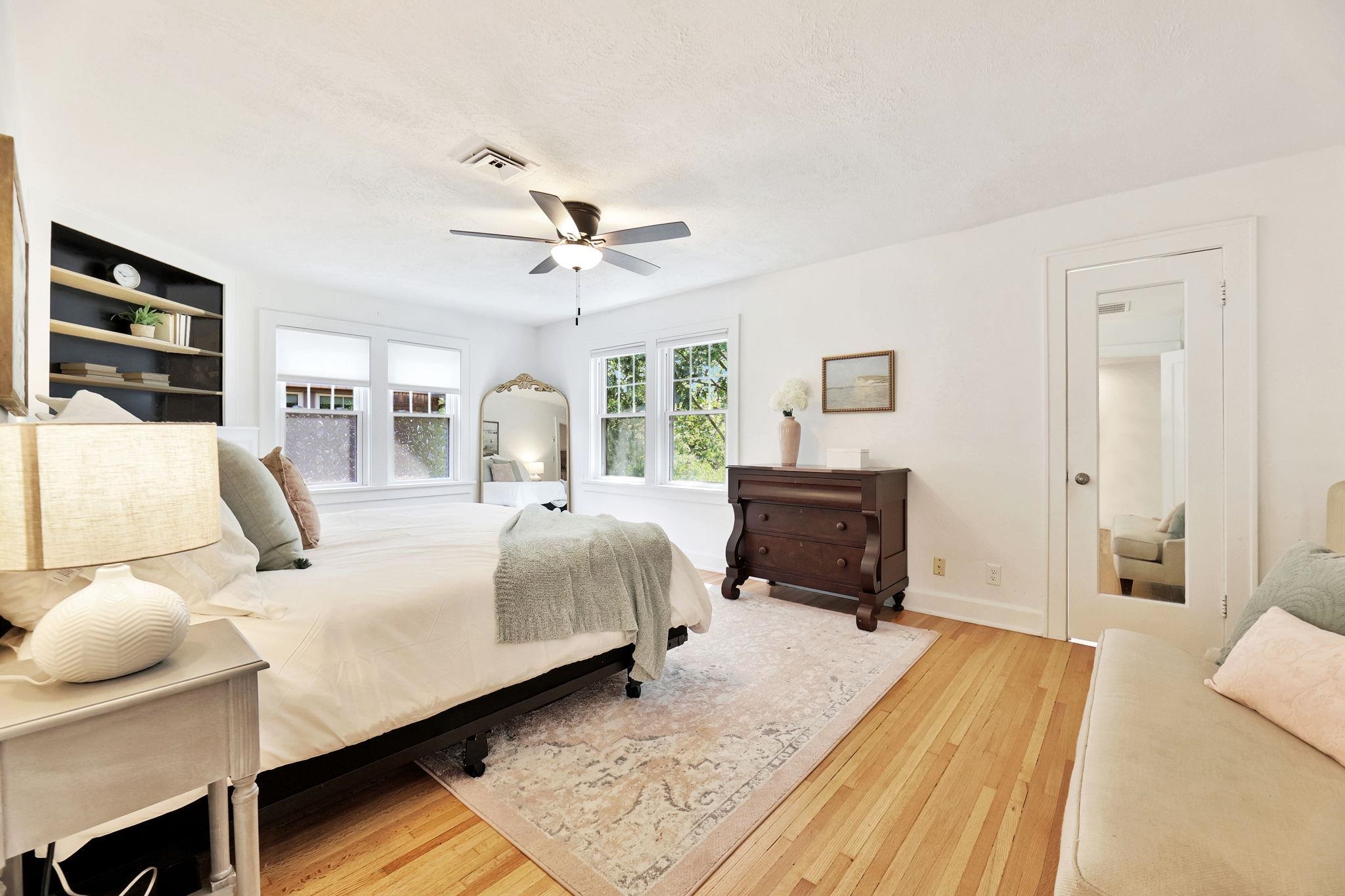 Wichita, Kansas 67208, United States, 3 Bedrooms Bedrooms, ,3 BathroomsBathrooms,Residential,Pending,52572