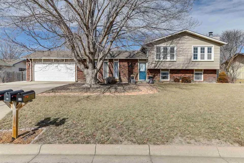 631 Quail Drive, Newton, KS MLS: 651340