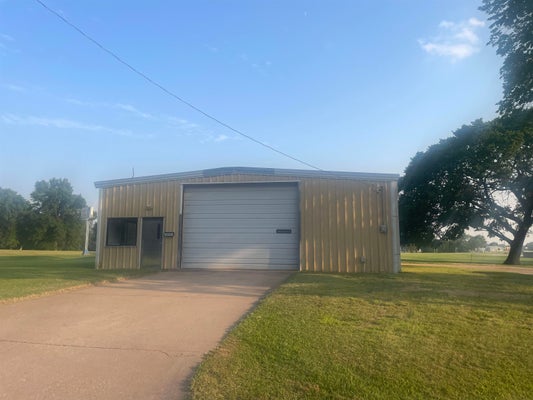 903 E 8TH ST, HARPER, KS 67058 - Image 31b0345bb4fc3a56cba3e293ed7e96ff/2926193076