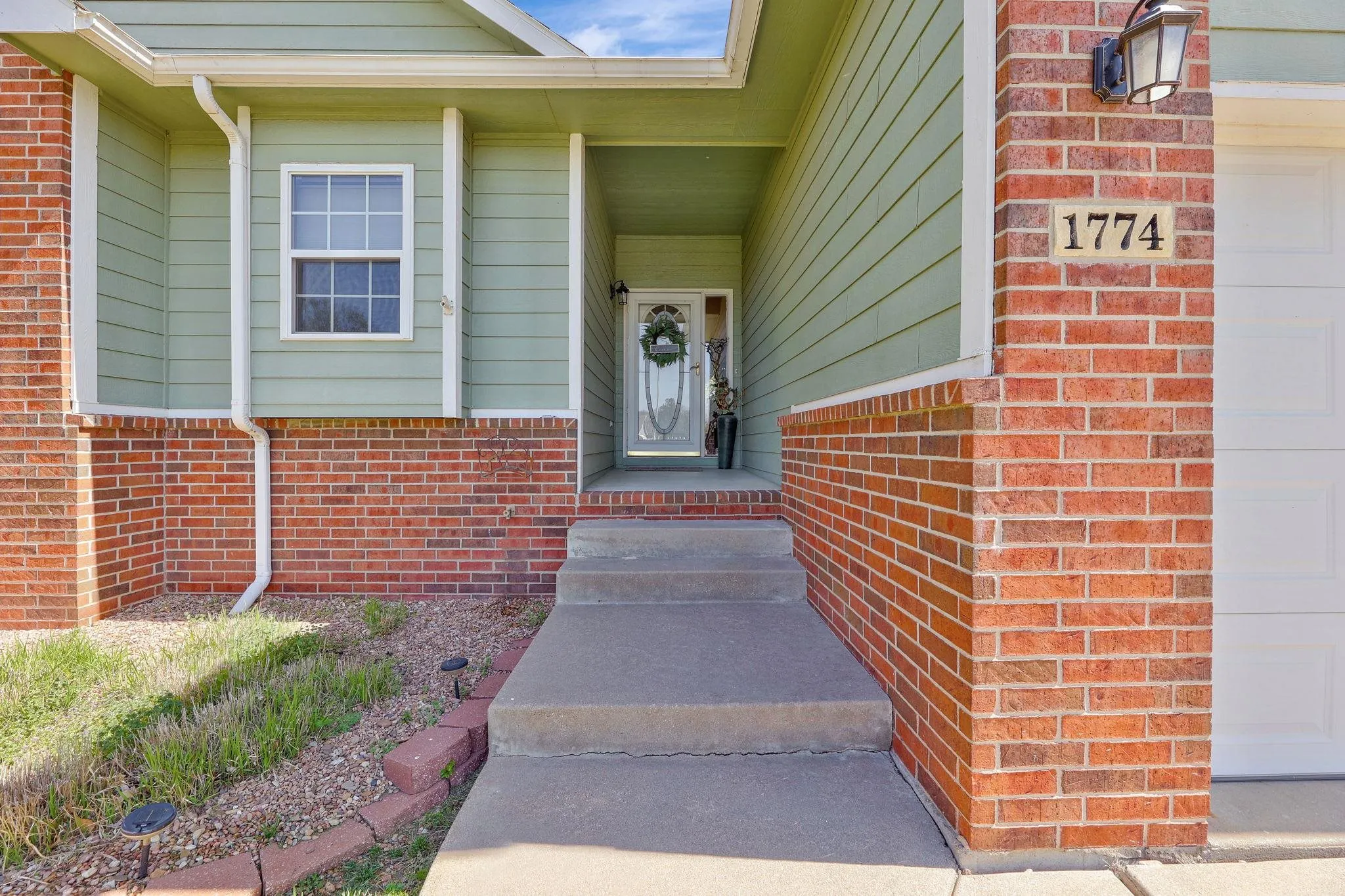 El Dorado, Kansas 67042, United States, 4 Bedrooms Bedrooms, ,3 BathroomsBathrooms,Residential,Active,112549