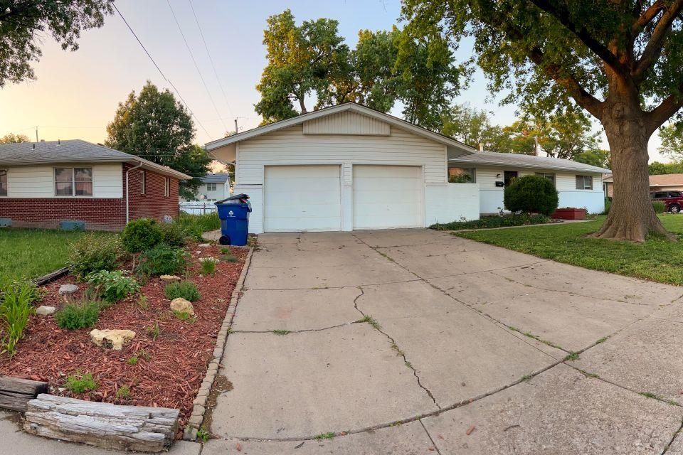 8116 W Bekemeyer St, Wichita, Kansas image 1