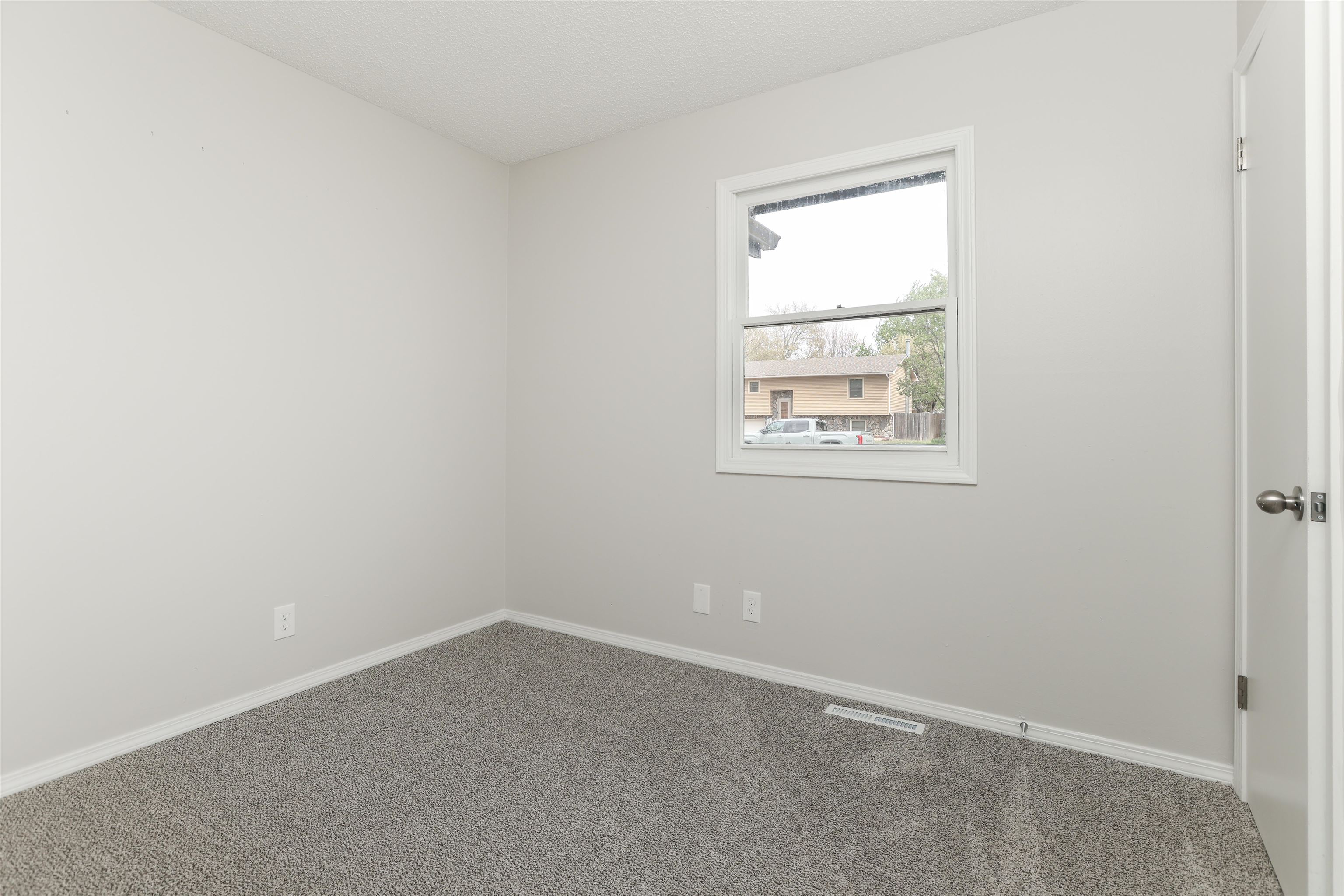 335 N Jane St, Haysville, Kansas image 28