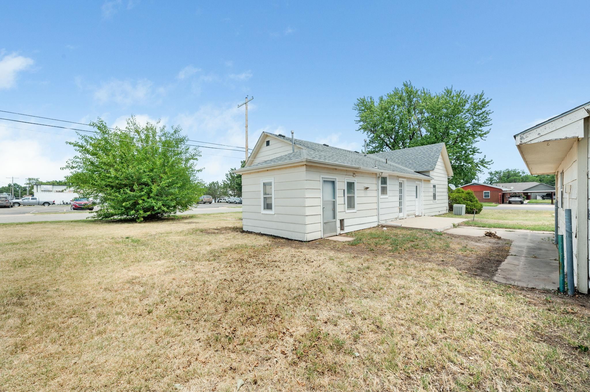 125 E 2nd Ave, Cheney, Kansas image 17